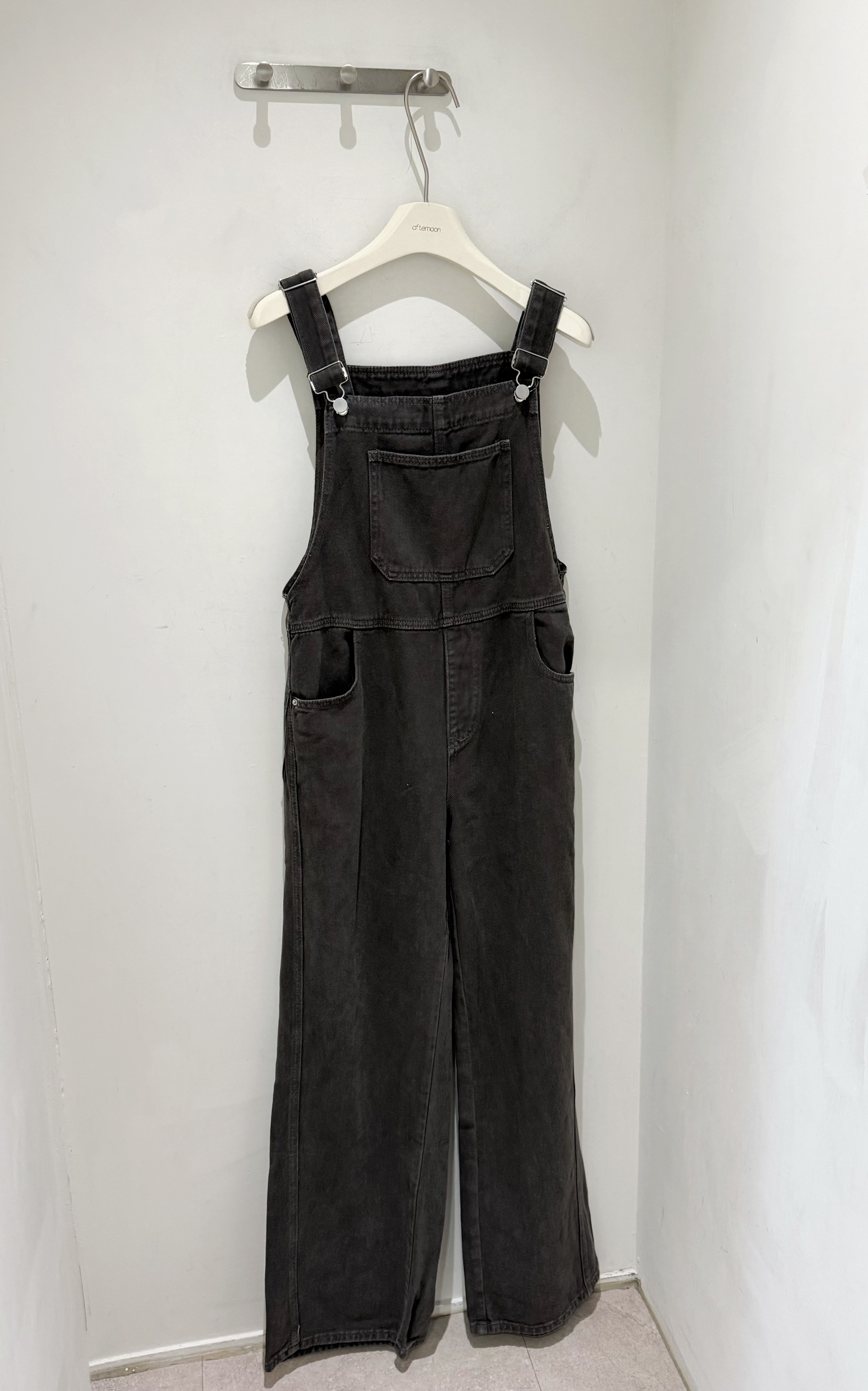 水洗咖灰牛仔工裝吊帶褲