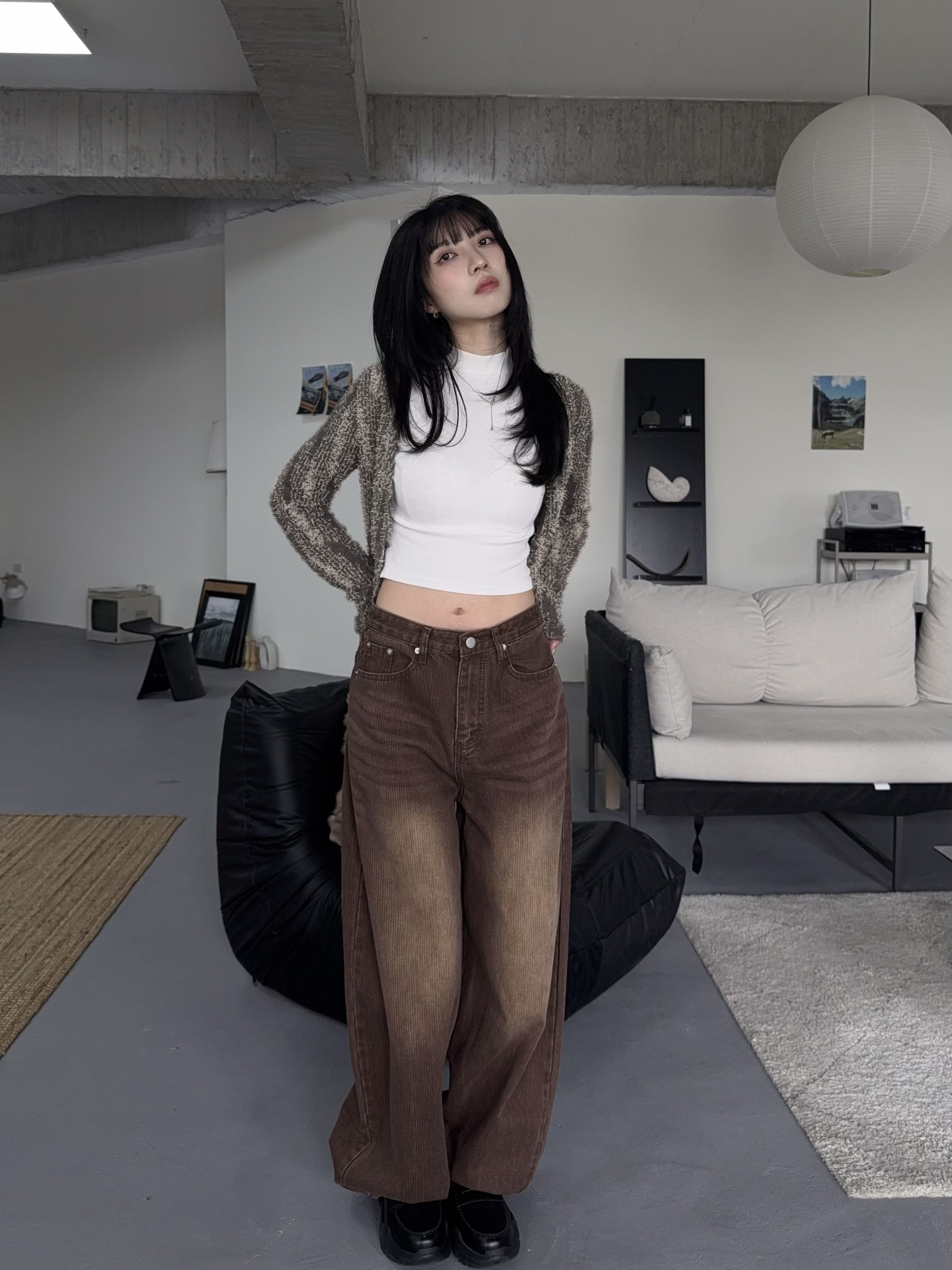 美式咖水洗彎刀牛仔褲