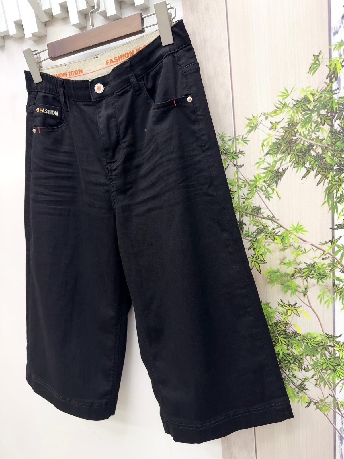 Mar 黑色彈性短褲～151L