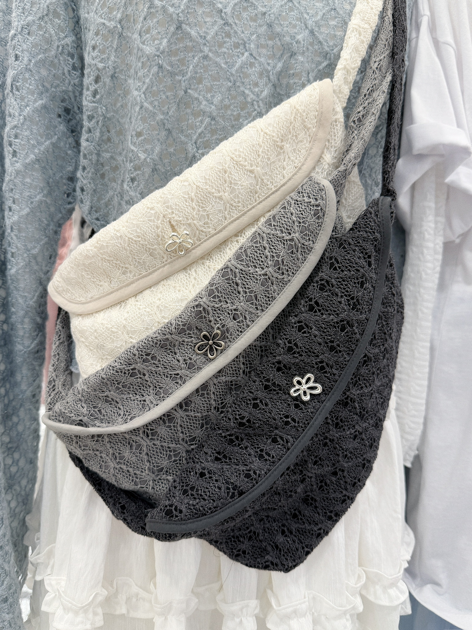 A0315｜韓風小眾*ੈ𑁍༘⋆ 民族風花花鈕扣針織腰包