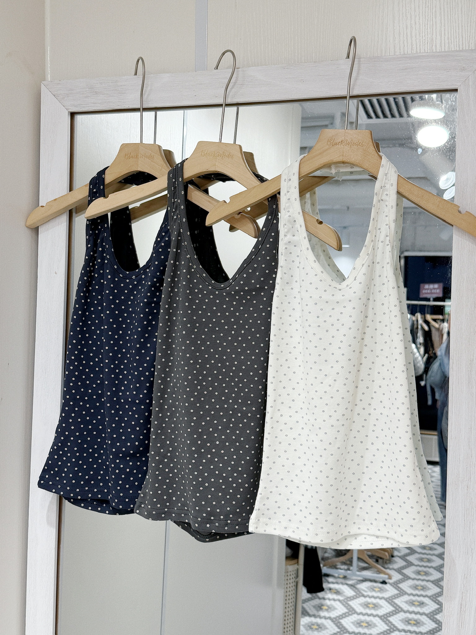 V0174｜可愛系✿໒꒱ིྀ 滿滿花花掛頸內搭背心