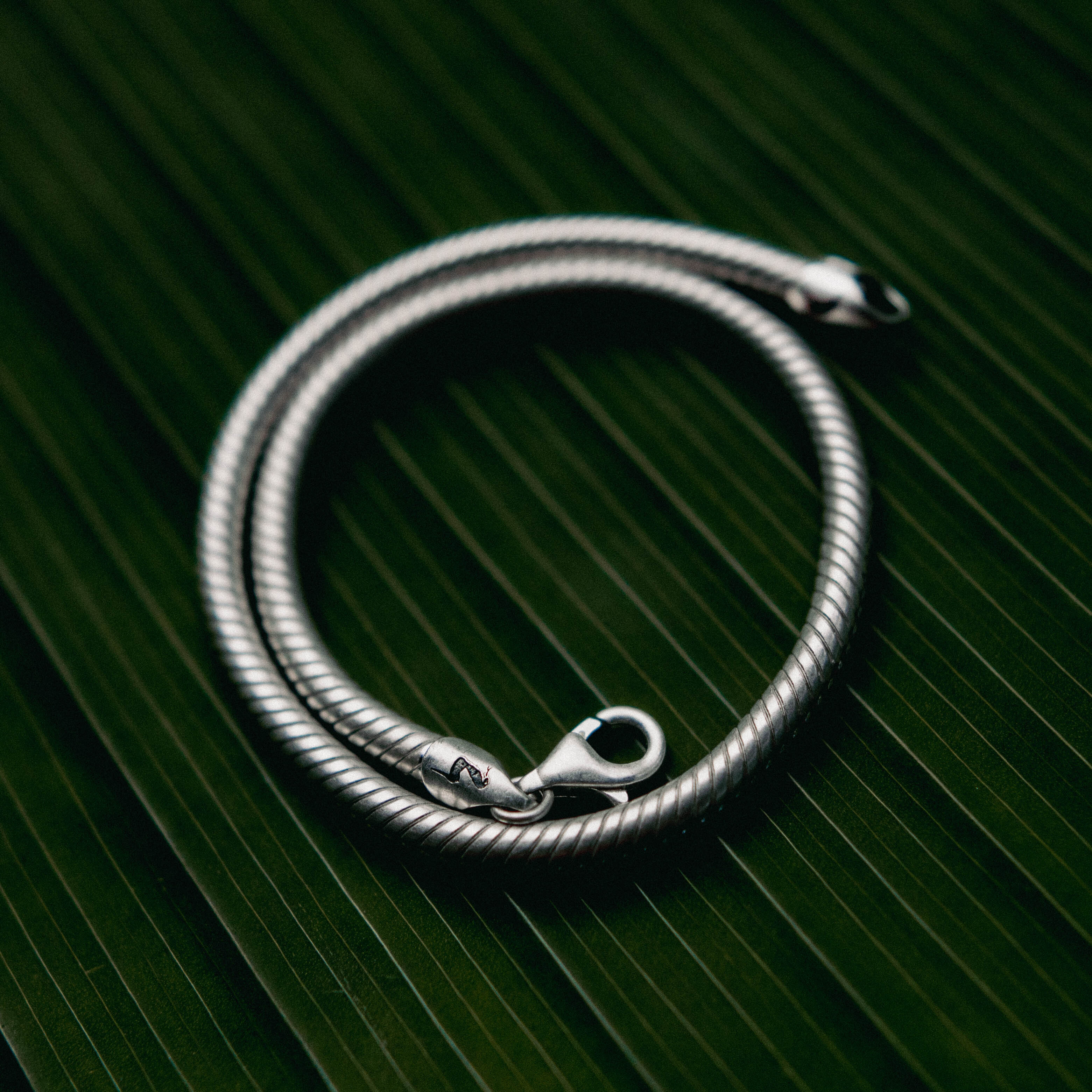 Salty Dagger｜NEBTY WRIST-CHAIN(TWO LADIES)