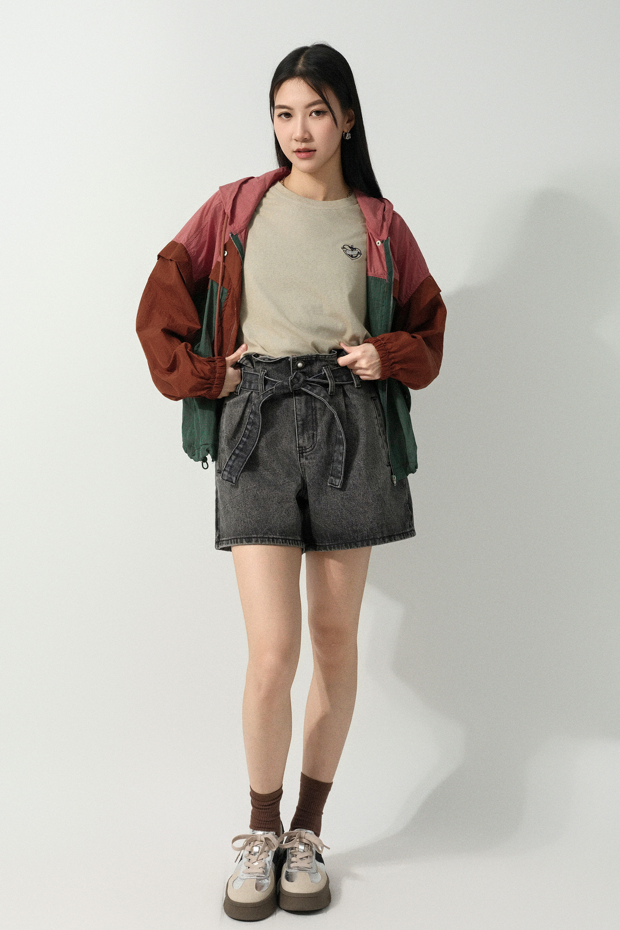 SS26_0015（外套＋Tee＋短褲）