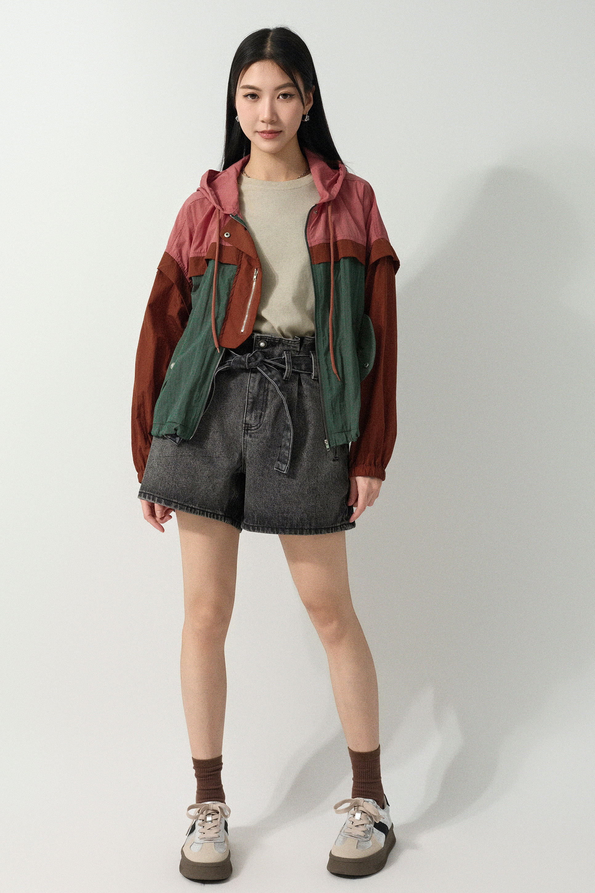 SS26_0015（外套＋Tee＋短褲）