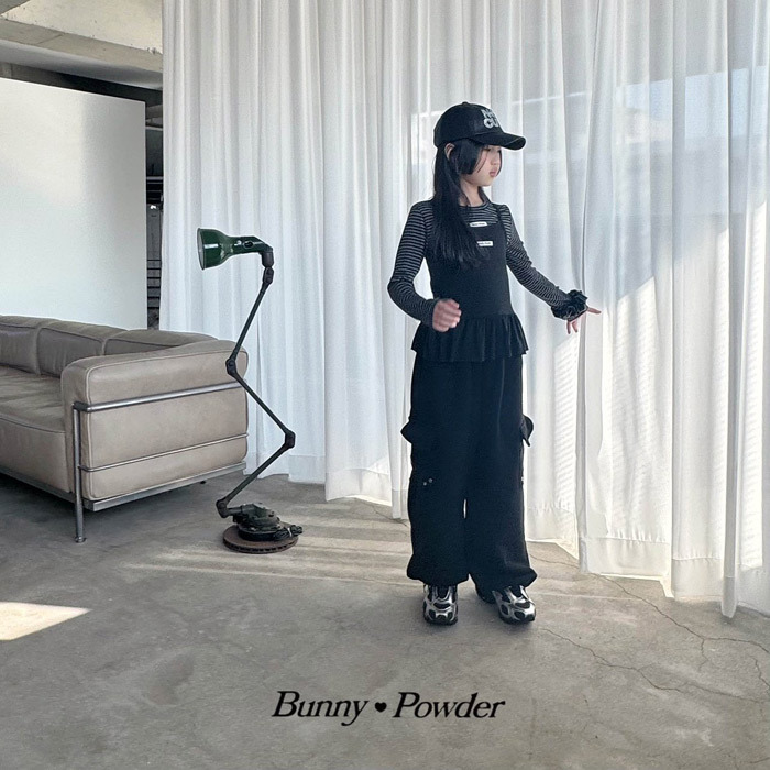 正韓夏BUNNY POWDER 兩色點點荷葉邊背心