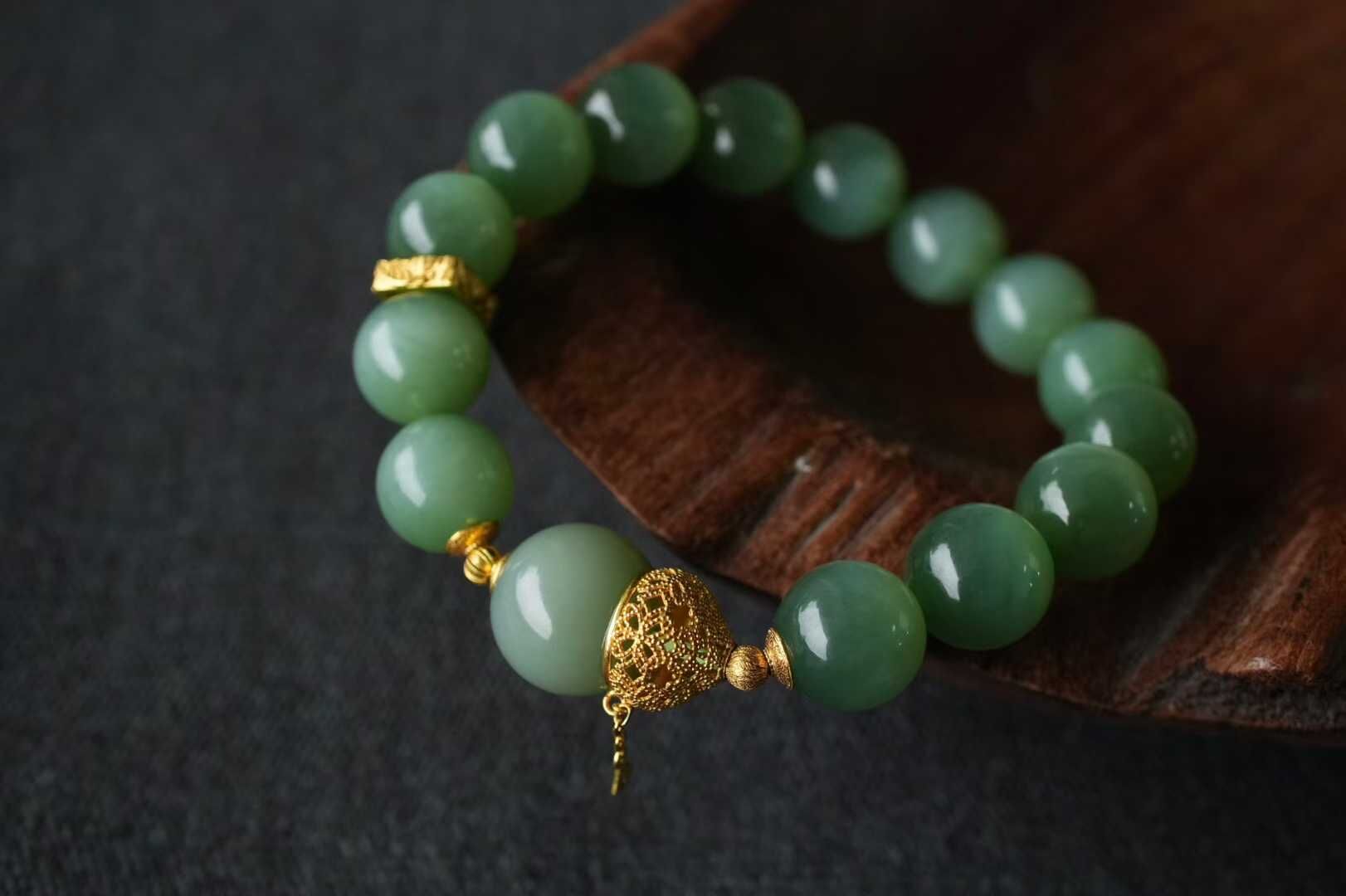 38415 和田玉老料俄碧貓眼“福祿”手串 (珠徑 11.5-12mm)