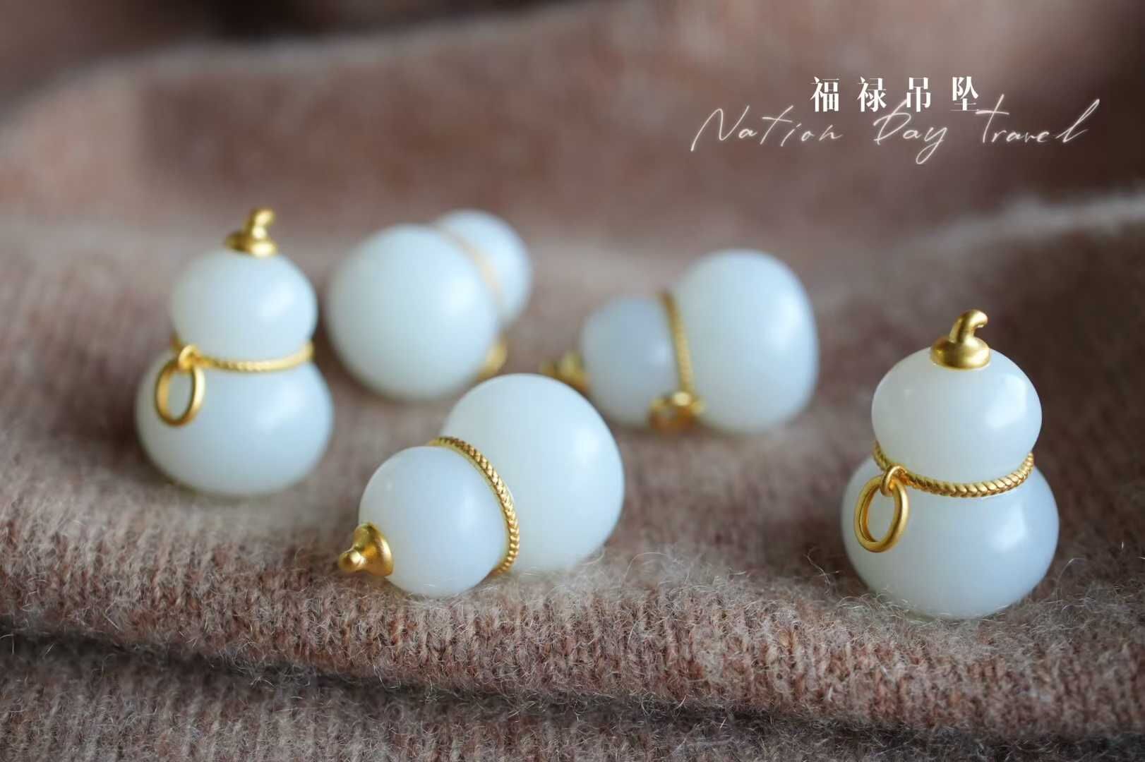 38417 和田玉羊脂玉立體“福祿”葫蘆吊墜