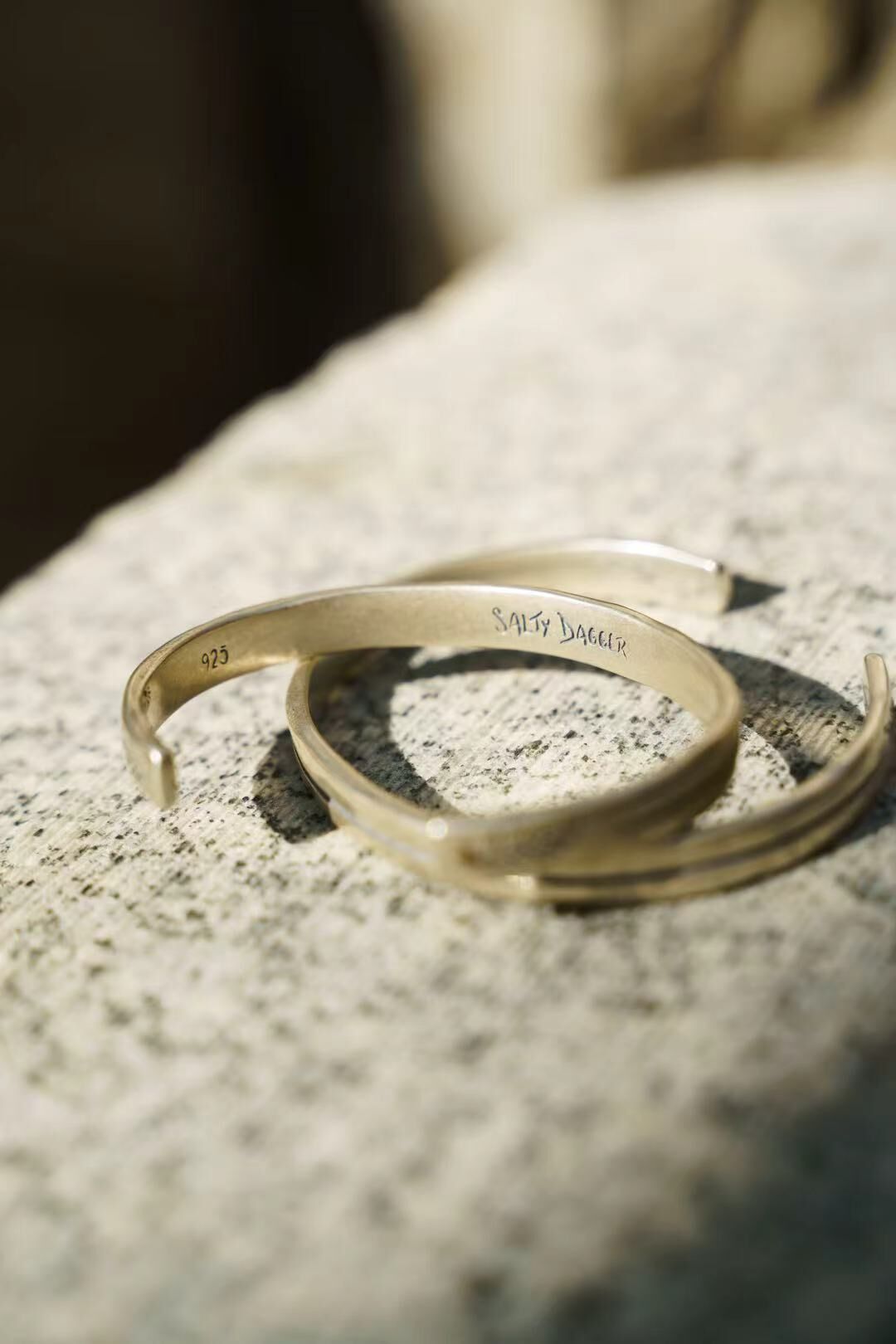 Salty Dagger｜BLOWING IN THE WIND CUFF
