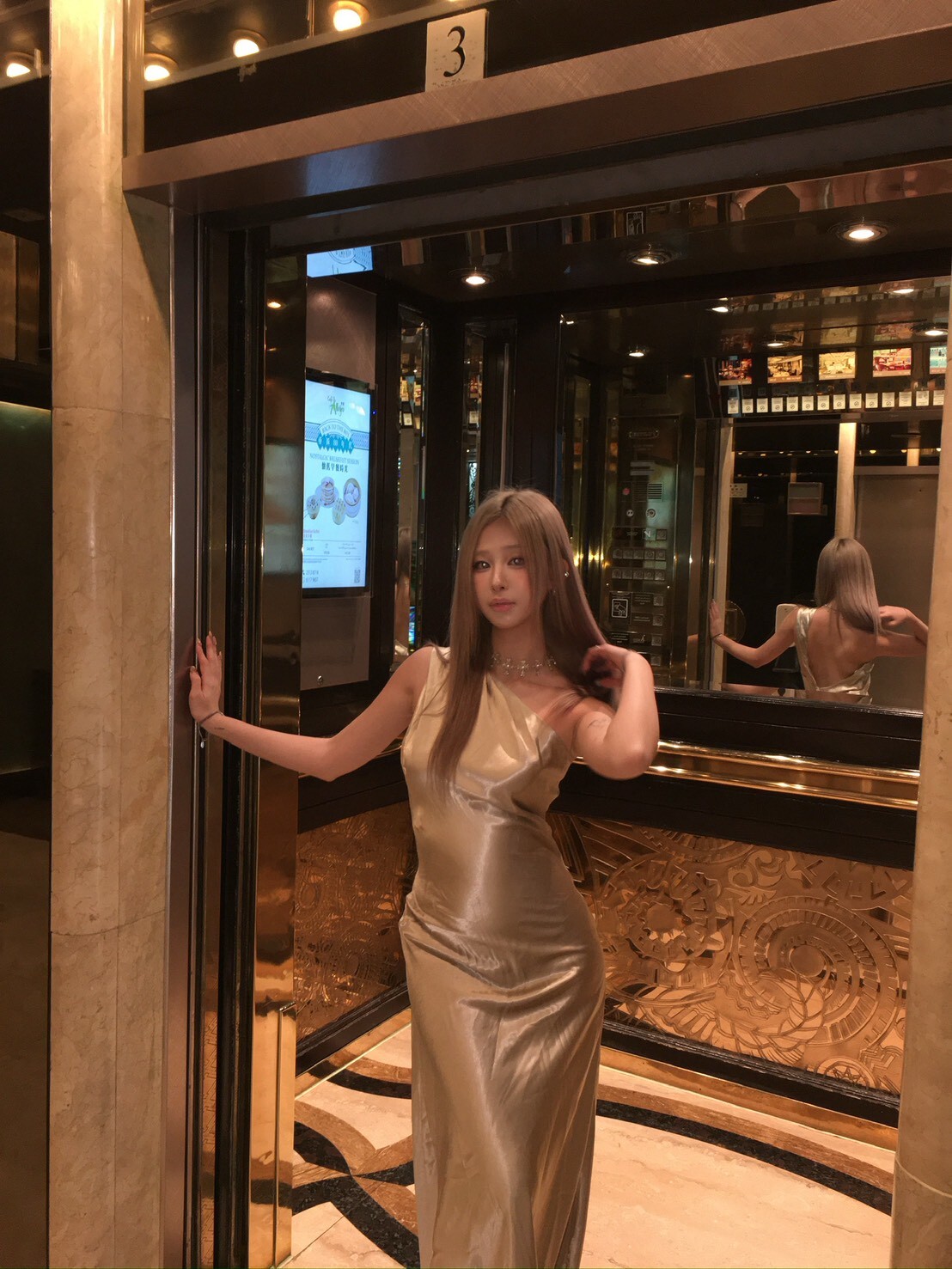 緞面露背斜肩洋裝/香檳金