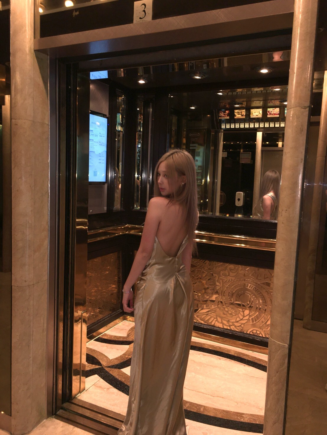 緞面露背斜肩洋裝/香檳金