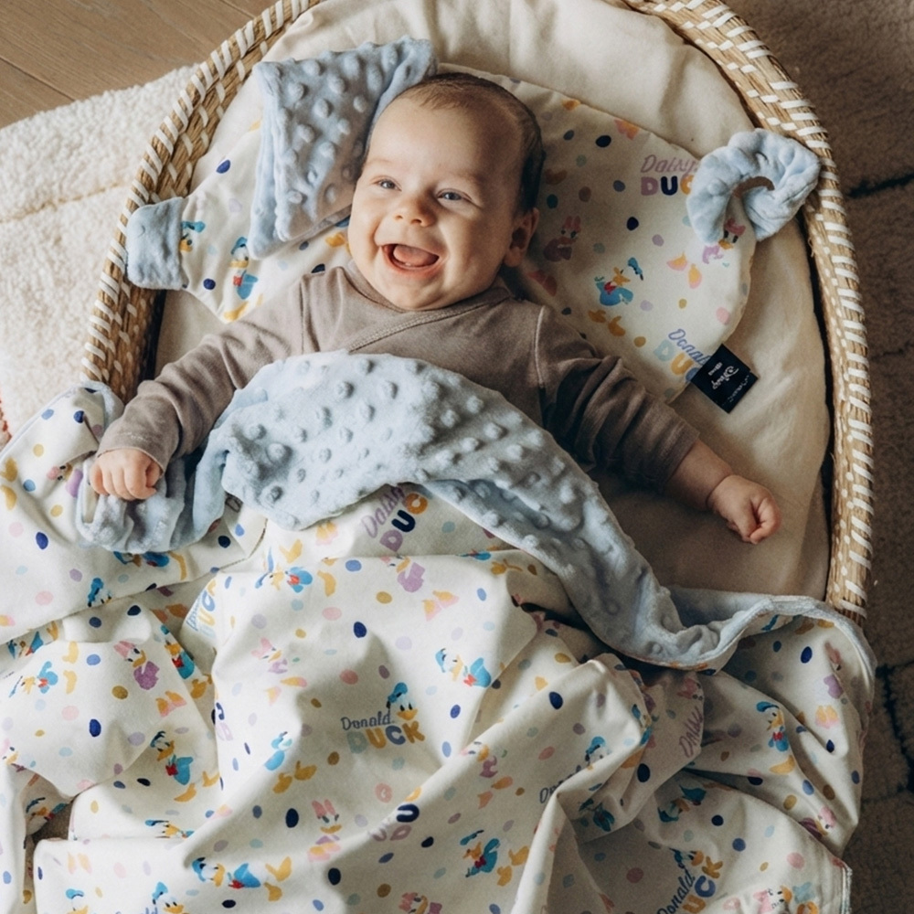 Gift DollBao 唐老鴨睡整夜彌月禮盒 (巧柔豆豆毯標準款+小豬枕)｜歡樂圈圈篇｜柏林寶寶藍