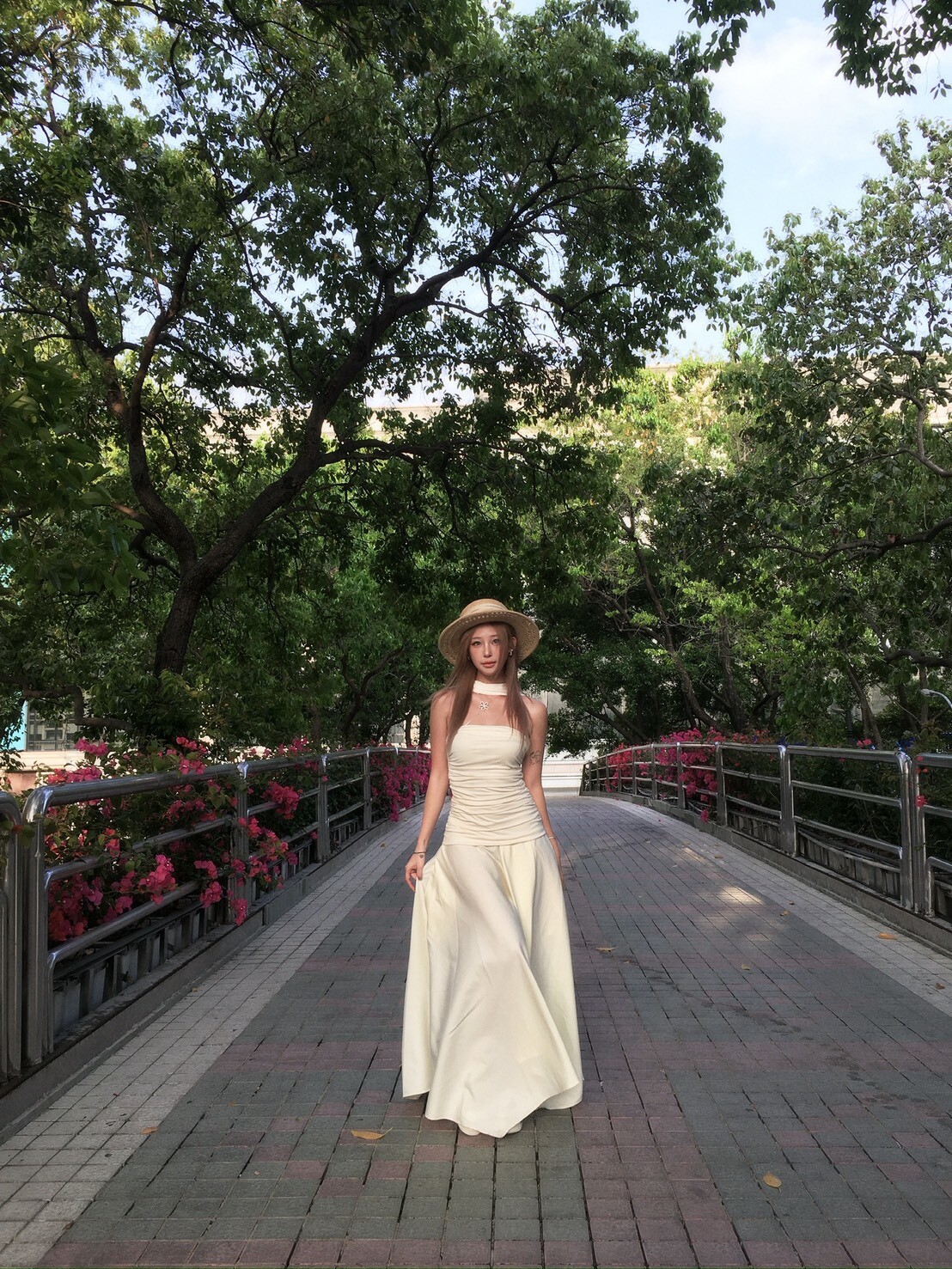 繞脖抹胸洋裝/奶杏色