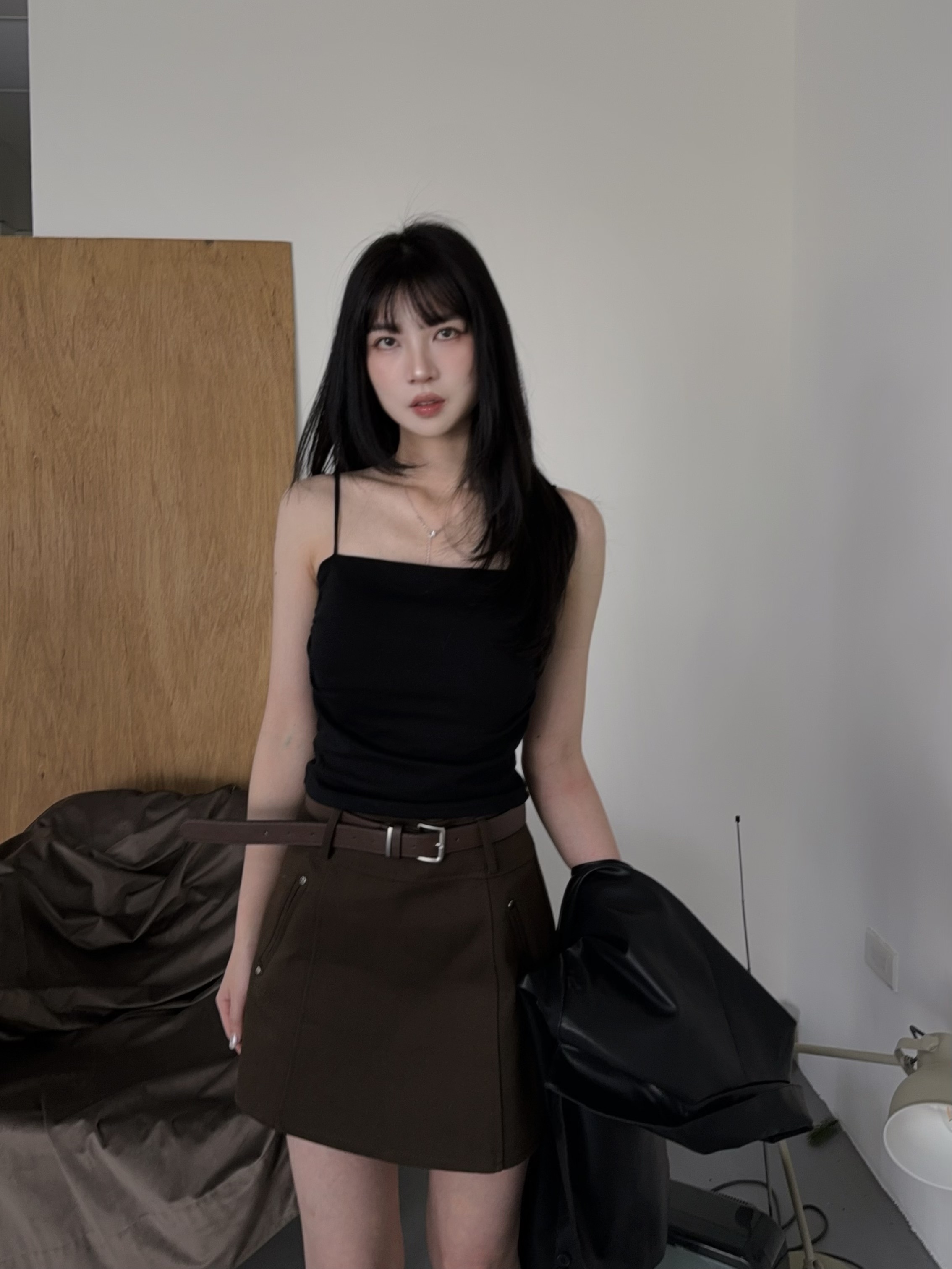 釘釦假口袋A字裙(附皮帶)