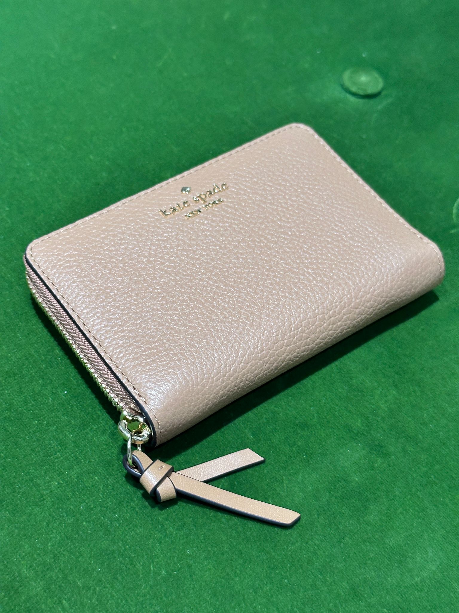 RQ43 KS 焦糖色Knott中銀包 Knott Medium Wallet