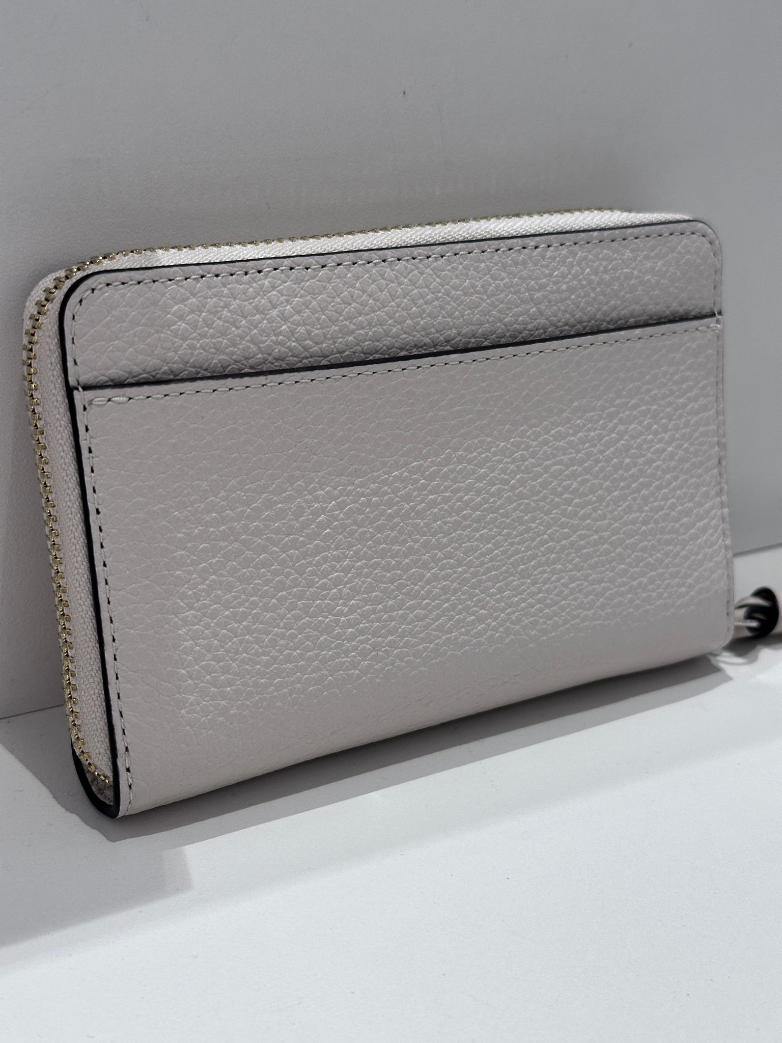 RQ44 KS 灰杏色Knott中銀包 Knott Medium Wallet