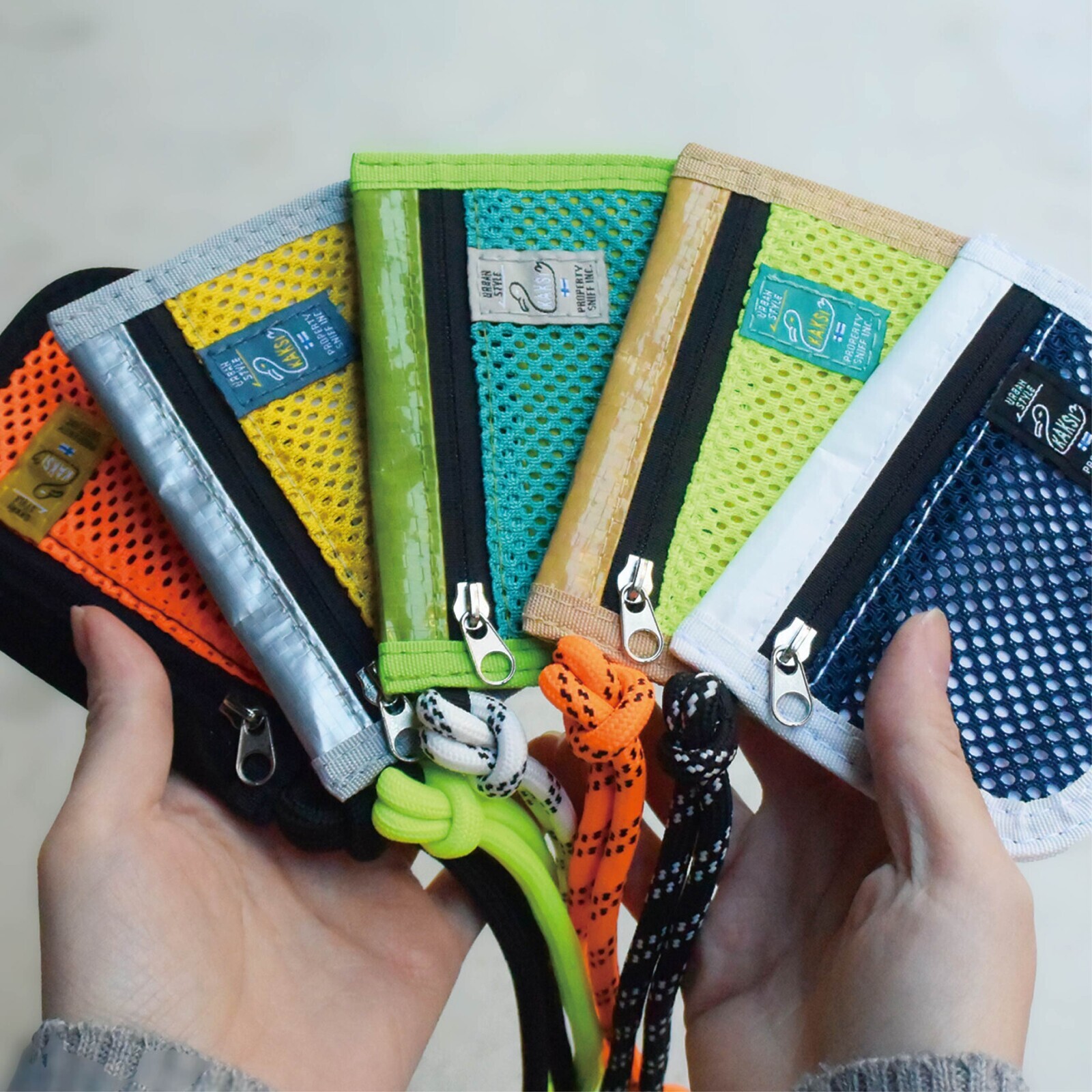 [KAKSI]  帶有手帶的迷你小包