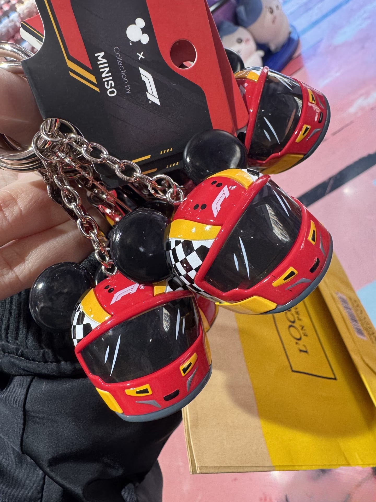 限量發售 F1米奇安全帽吊飾