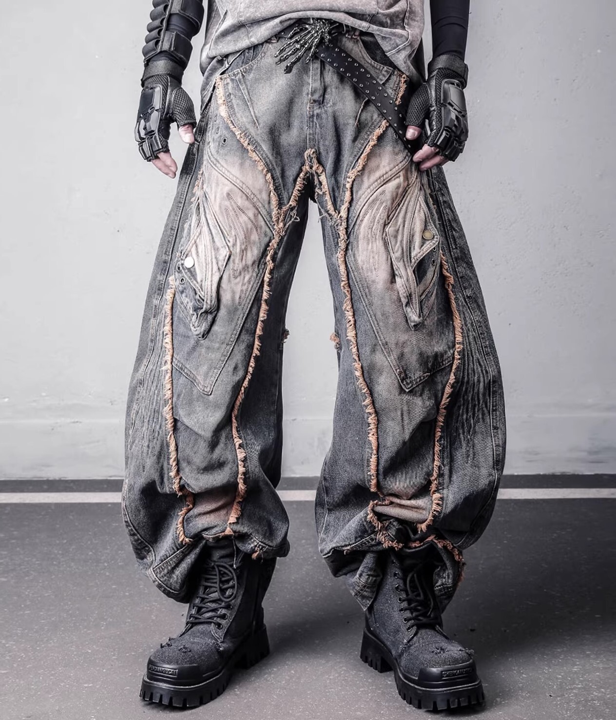 𝙏𝙀𝘾𝙃𝙒𝙀𝘼𝙍 廢土暗黑重工流蘇彎刀牛仔褲