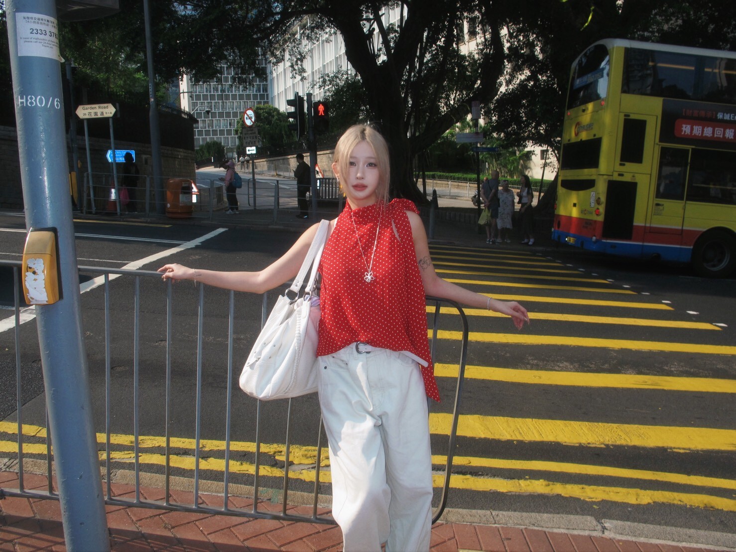 男女同款寬鬆重磅牛仔褲/白杏色