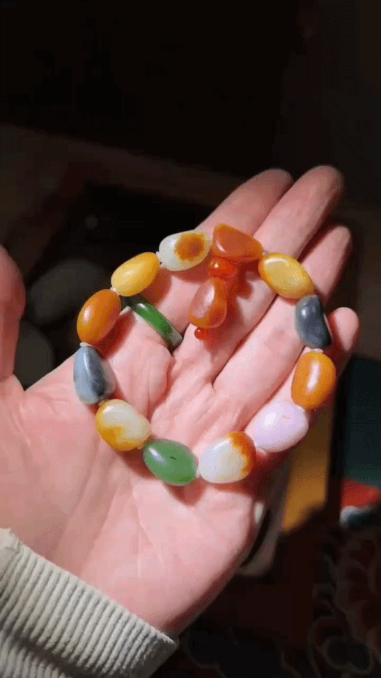 38721 和田玉籽料手串