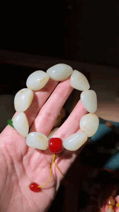 38722 和田玉籽料手串