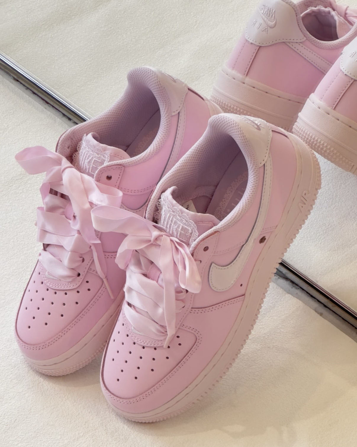 NIKE AIR FORCE 1 RETRO PRM AF1 櫻花粉 粉色 緞面 蕾絲 女鞋 IR0871-600 / 預購