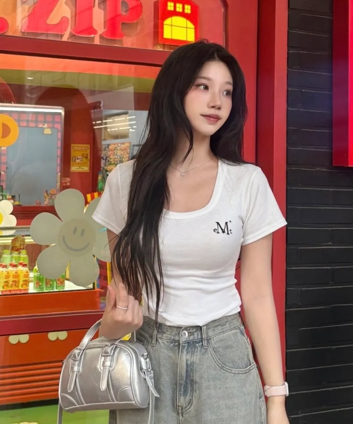 （現貨）韓牌 MUCENT FERRING MIDI U領 修身 短T P00000WW