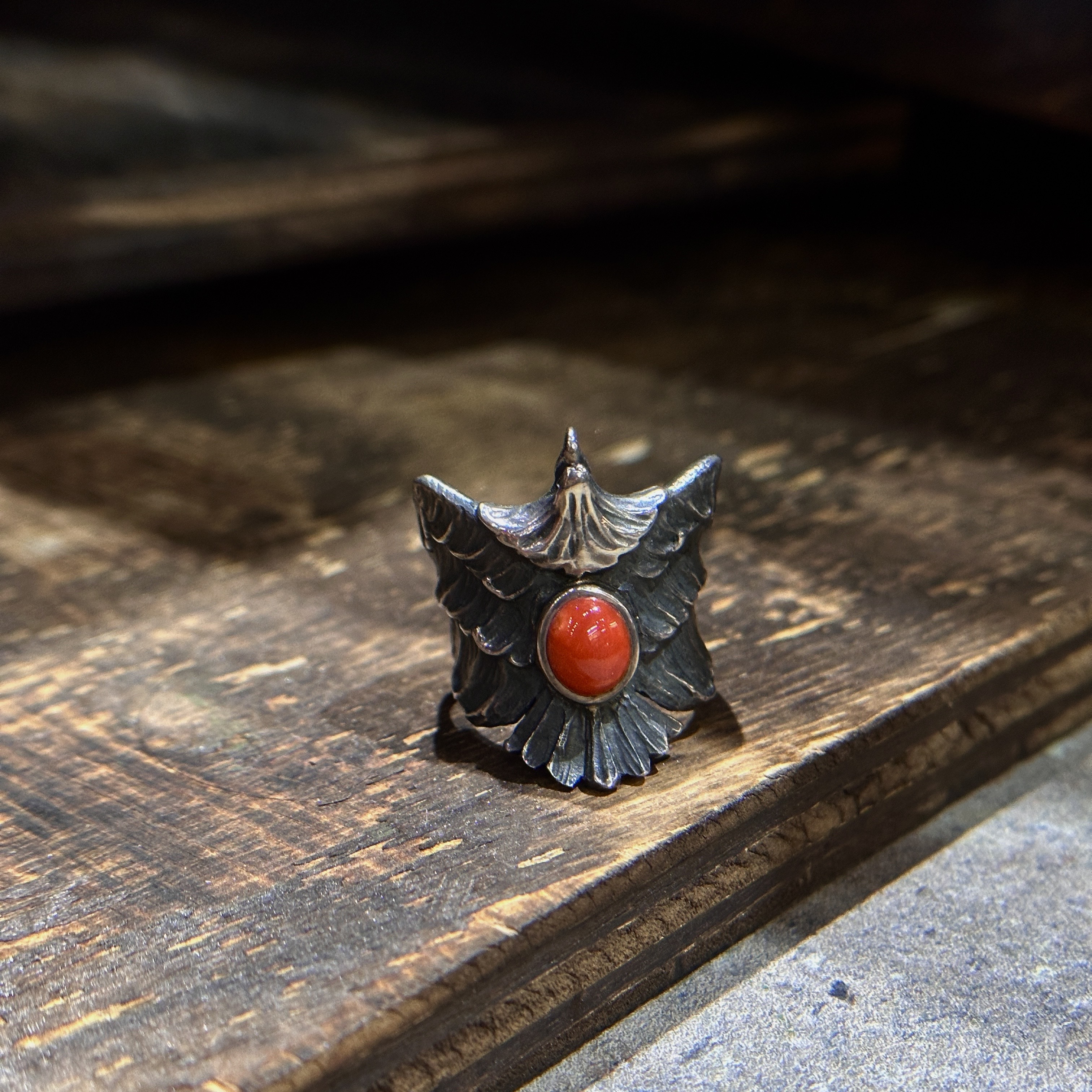 *Black Venom Jewelry- Freedom & Prayer 鑲紅珊瑚飛翔老鷹戒