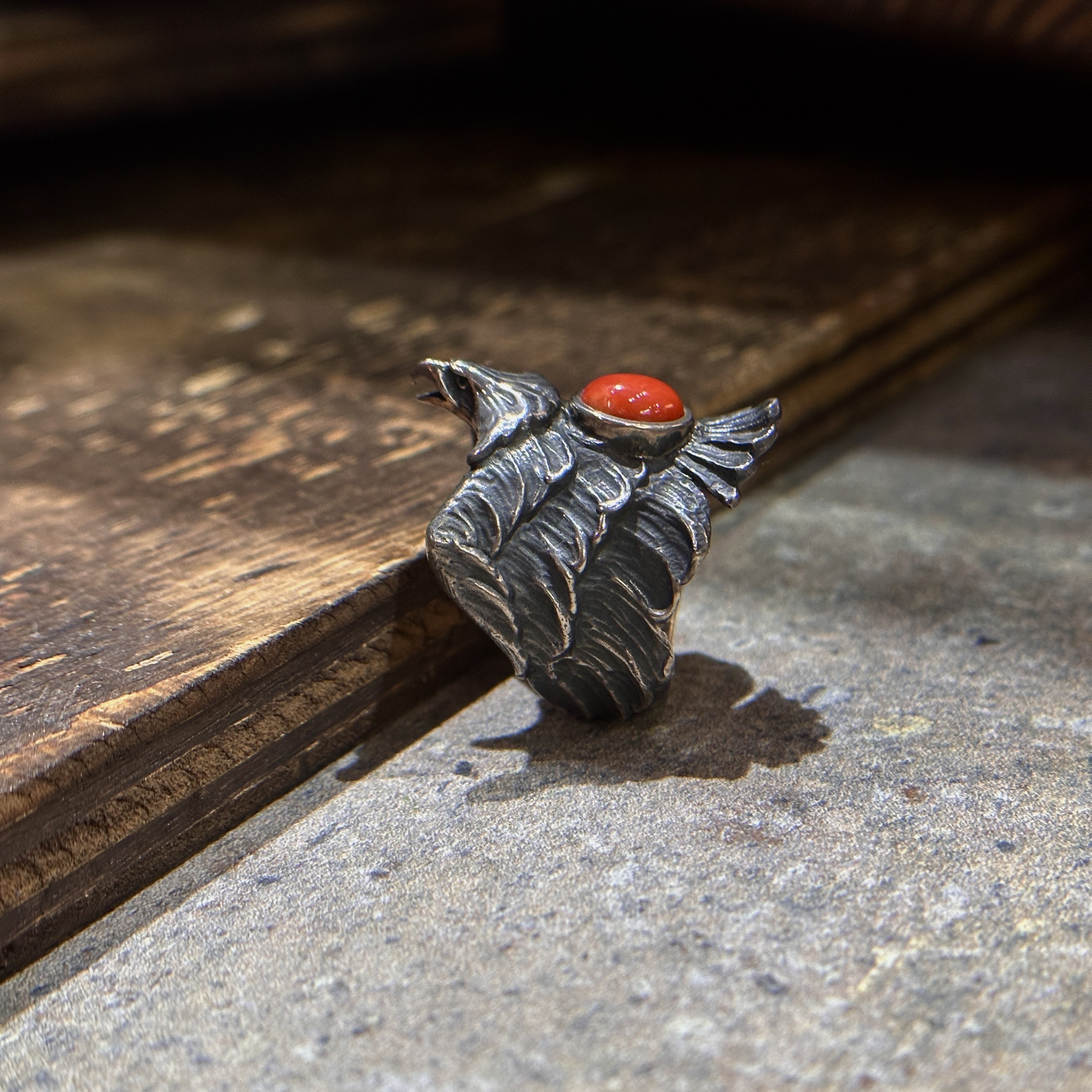 *Black Venom Jewelry- Freedom & Prayer 鑲紅珊瑚飛翔老鷹戒