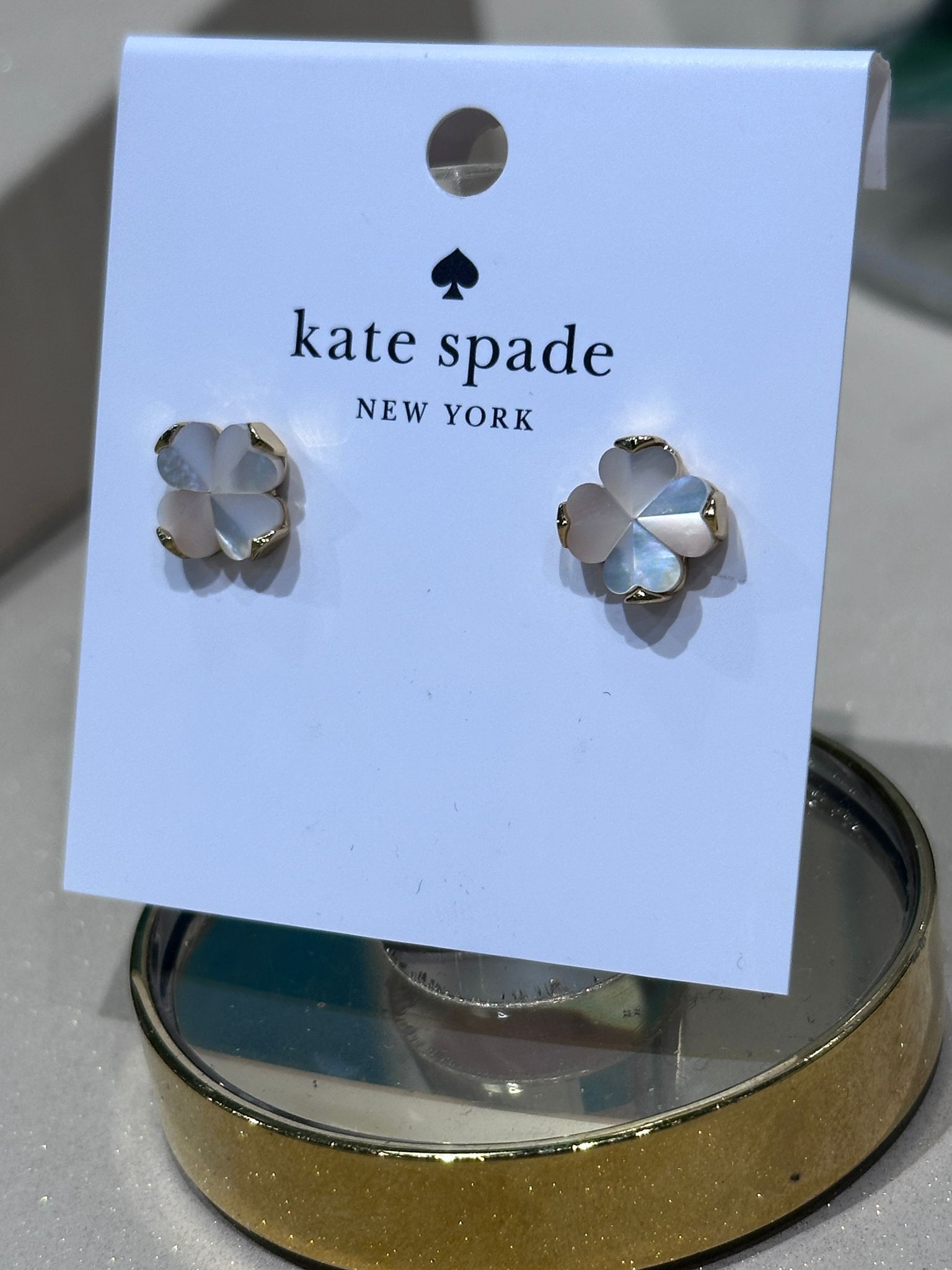 RQ99 KS 立體白色Spade Flower耳環 Spade Flower Studs