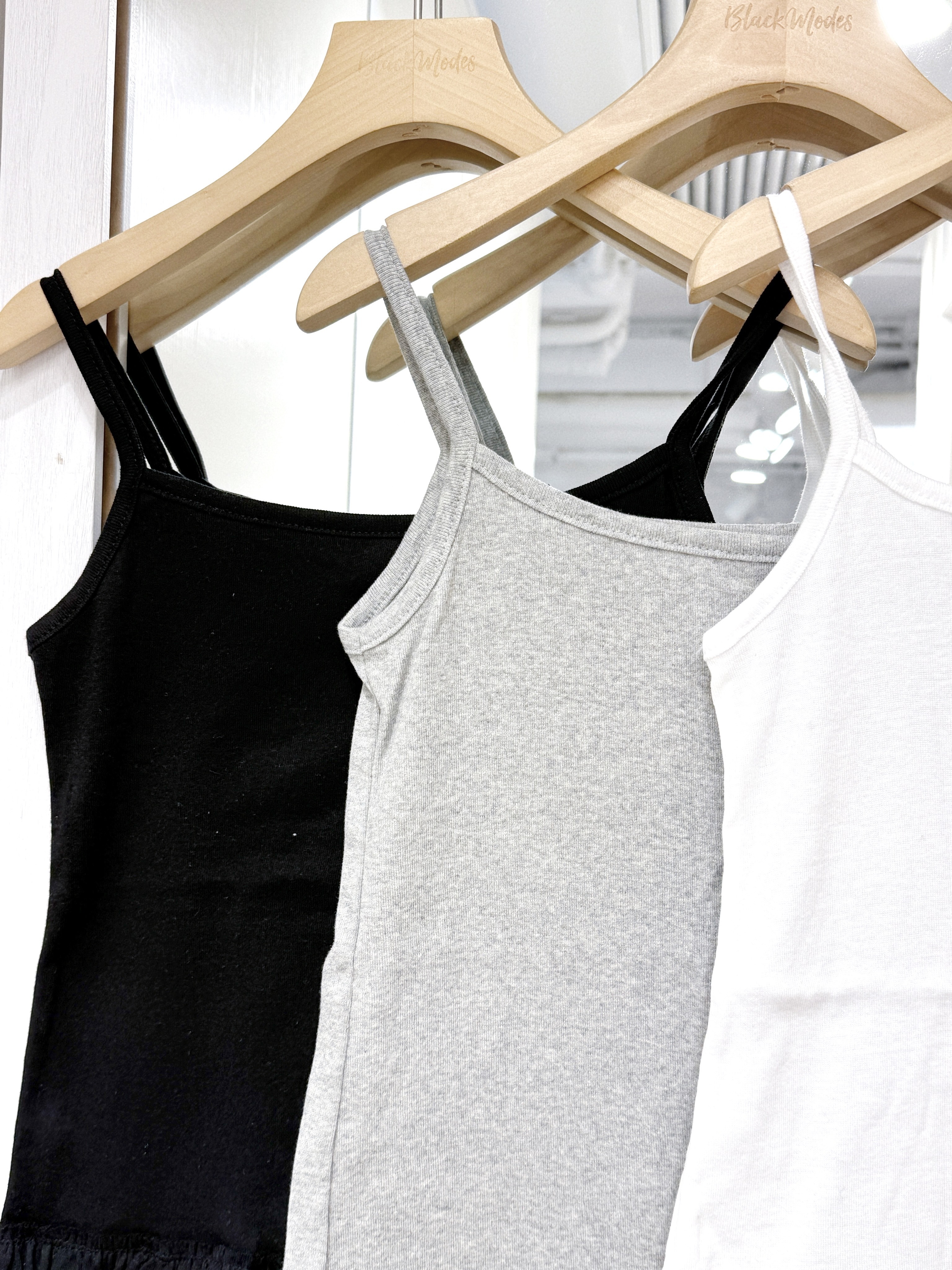 V0167｜極簡日常.ᐟ.ᐟ 黑白灰基礎吊帶背心layer ⋆.˚
