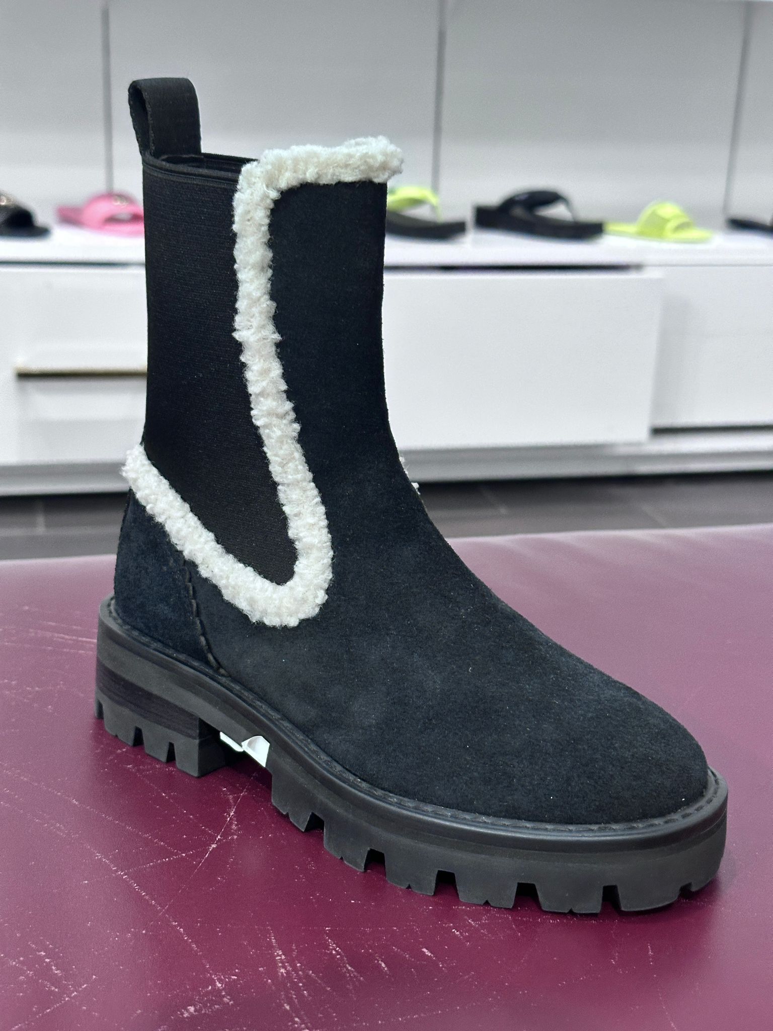 RQ110 KS 黑色麂皮短靴 Piper Chelsea Boot