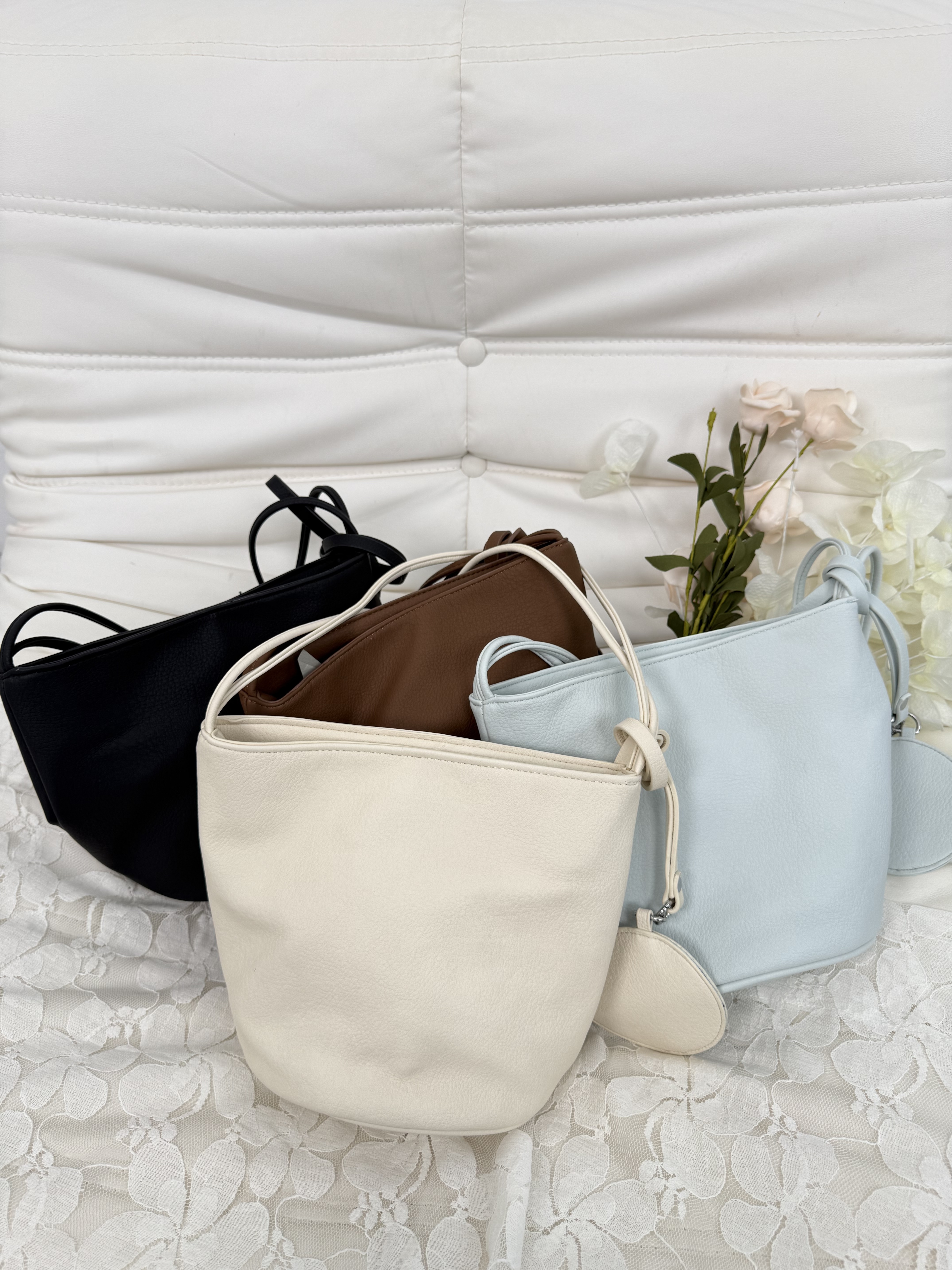 NEW素面刷色水桶包(附掛件)