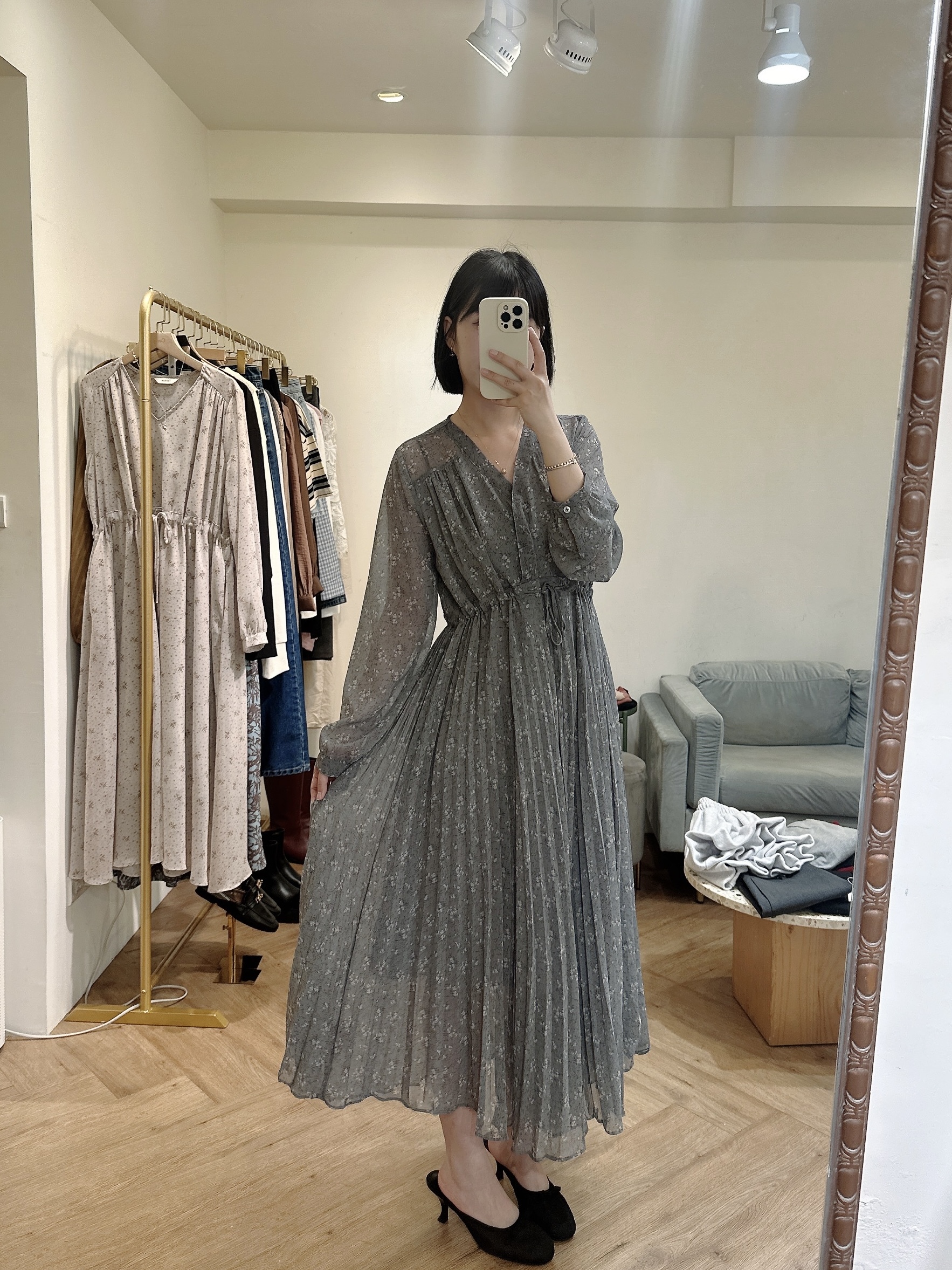 法式感下百摺碎花洋裝