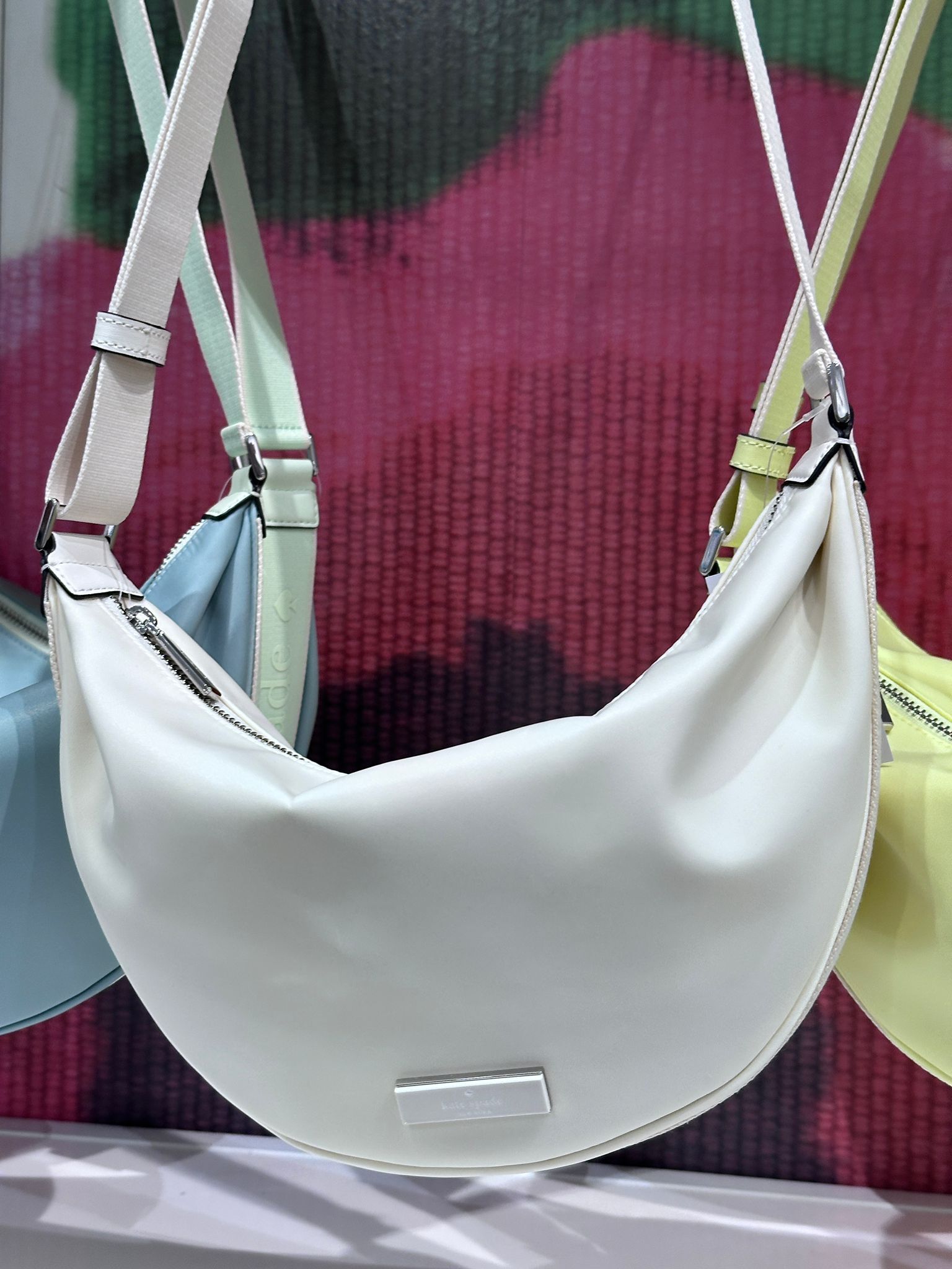 RQ125 KS 白色尼龍半月斜背包 Carter Nylon Sling Crossbody Bag