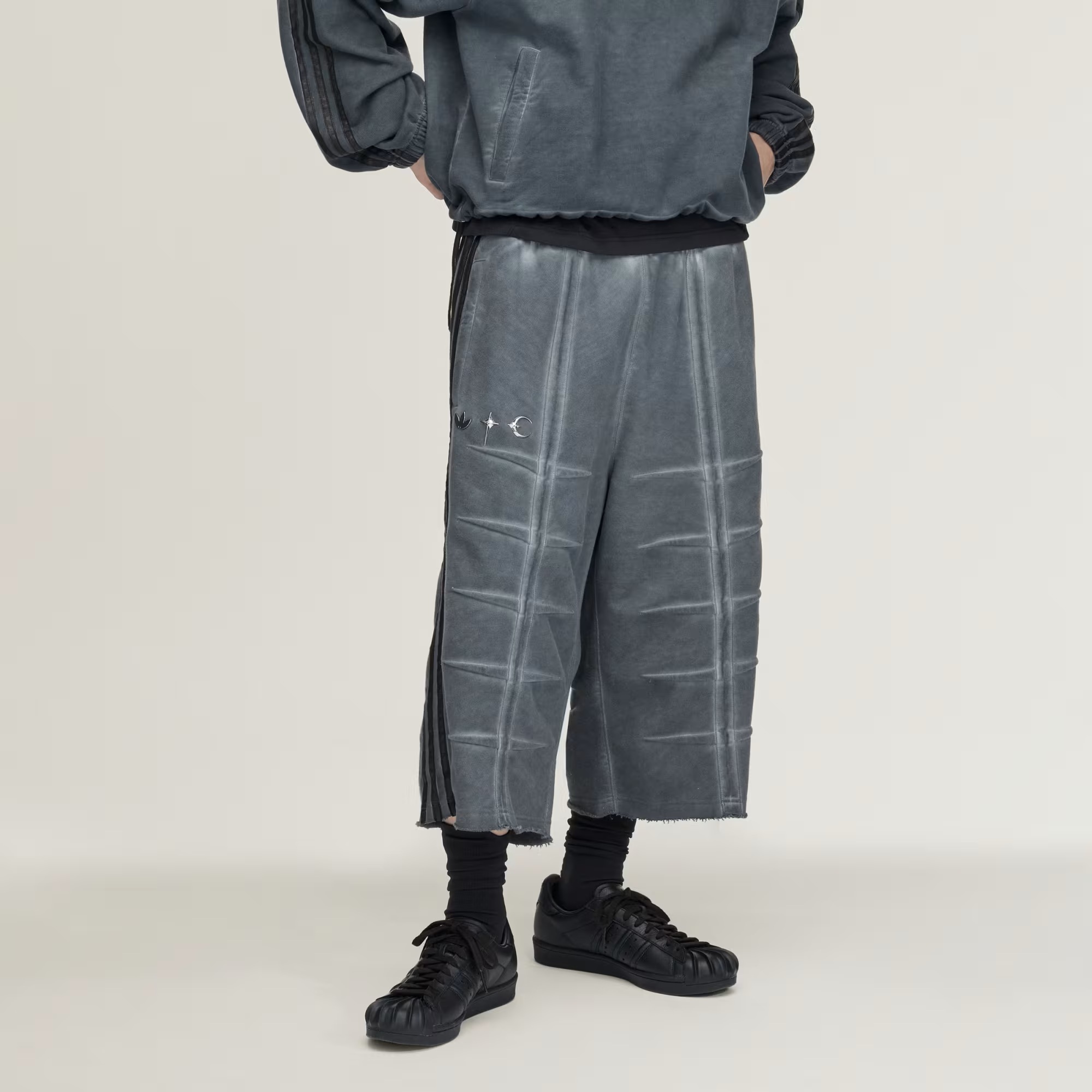 【逢甲 FUZZY】adidas Originals x Thug Club Sweat  Jort  棉質七分褲 灰 KF6912