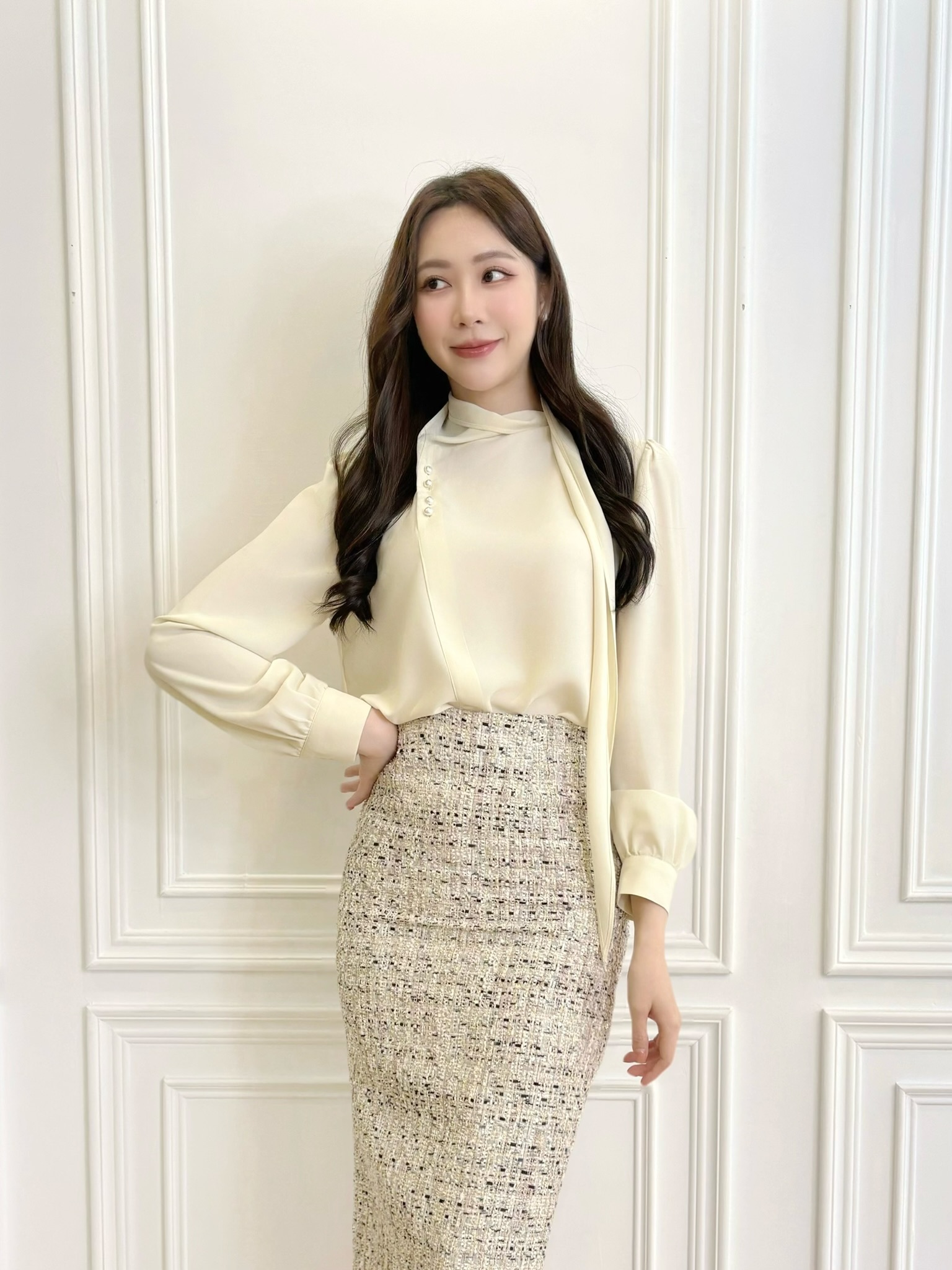 極致優雅側珍珠釦領巾上衣