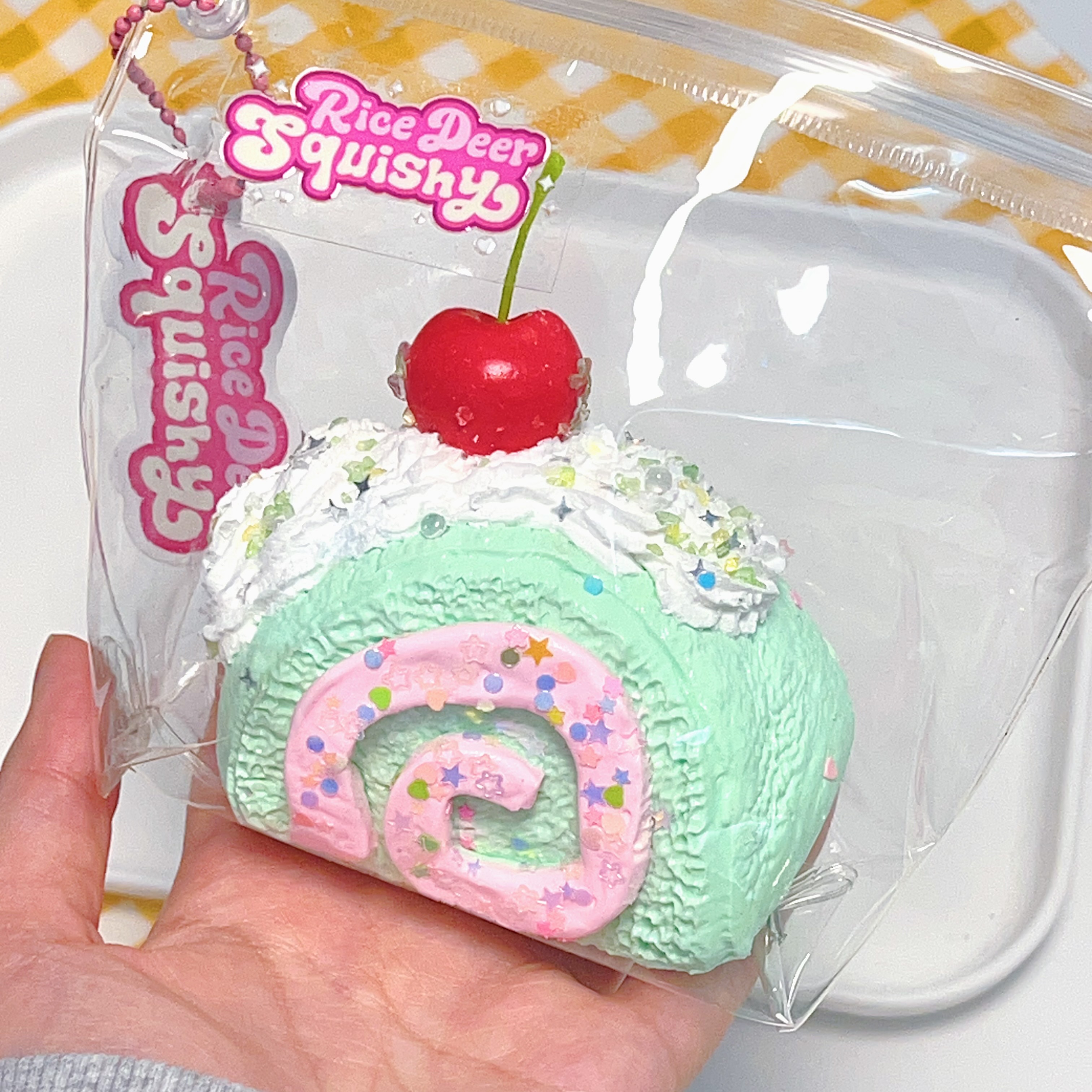 Rainbow Cakeroll - by Handmade