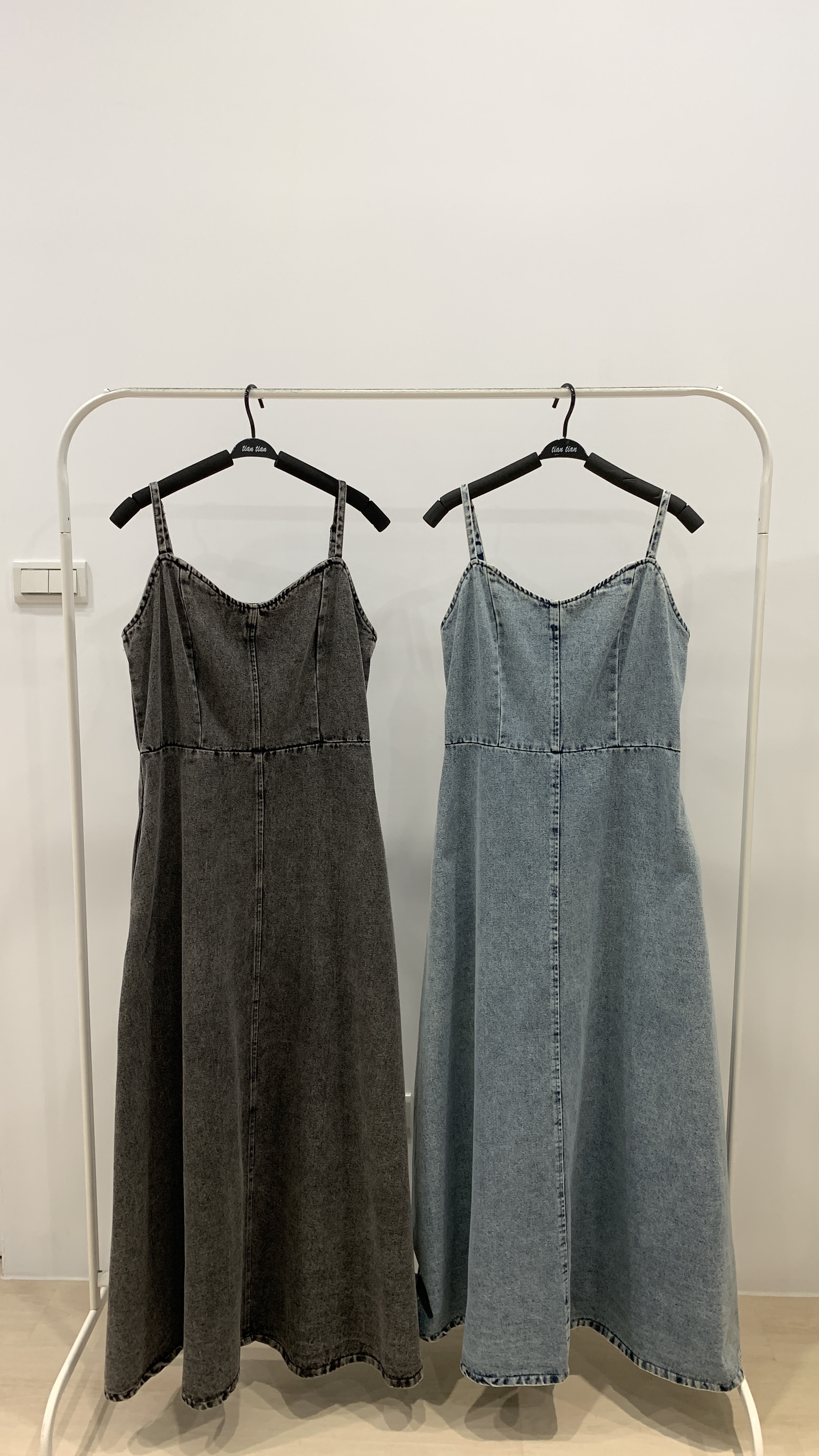 (現貨)漂亮的桃心領重磅牛仔細肩長洋 _30191