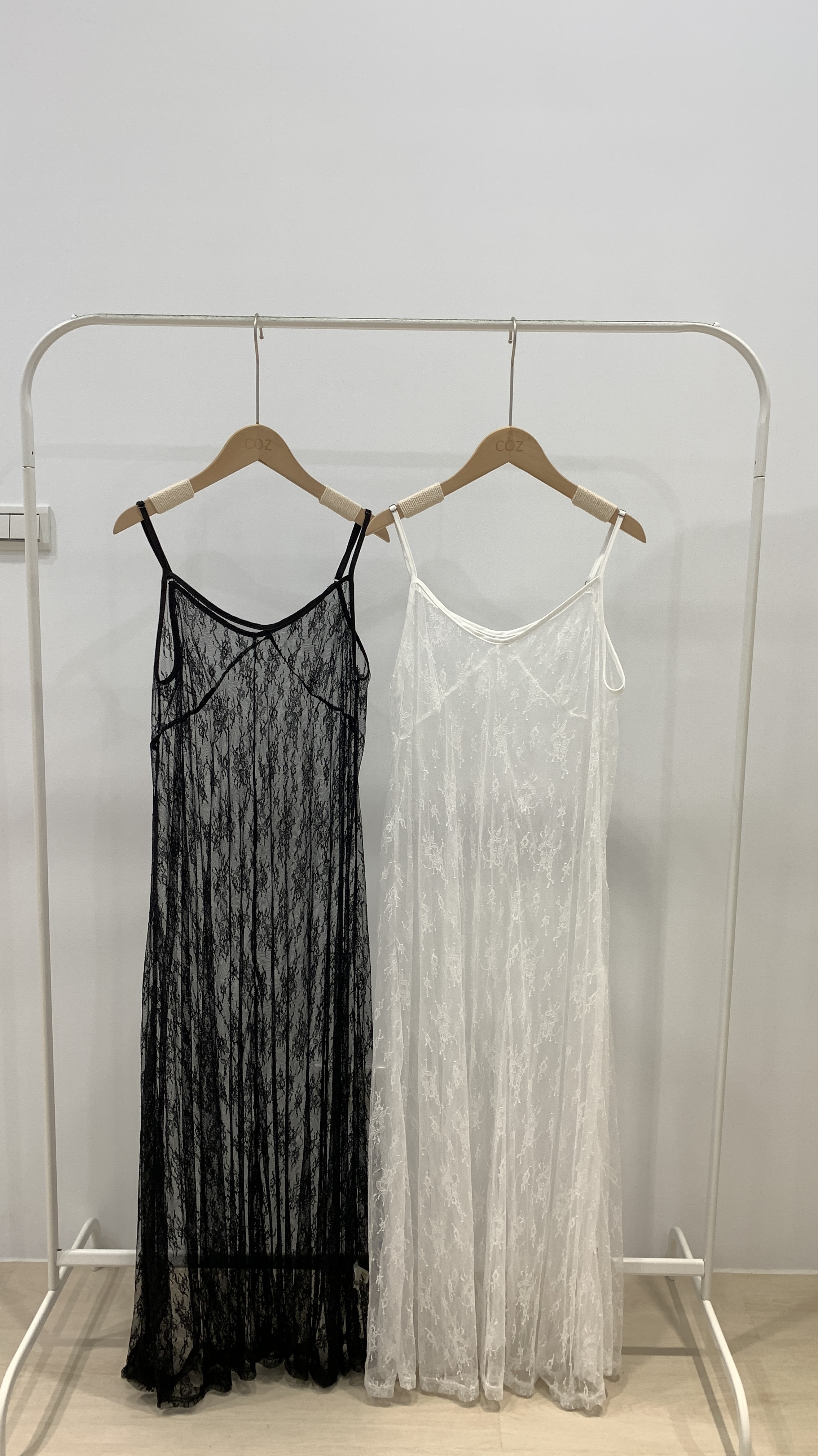 漂亮仙仙都會有的細肩蕾絲長疊穿上衣 _9612