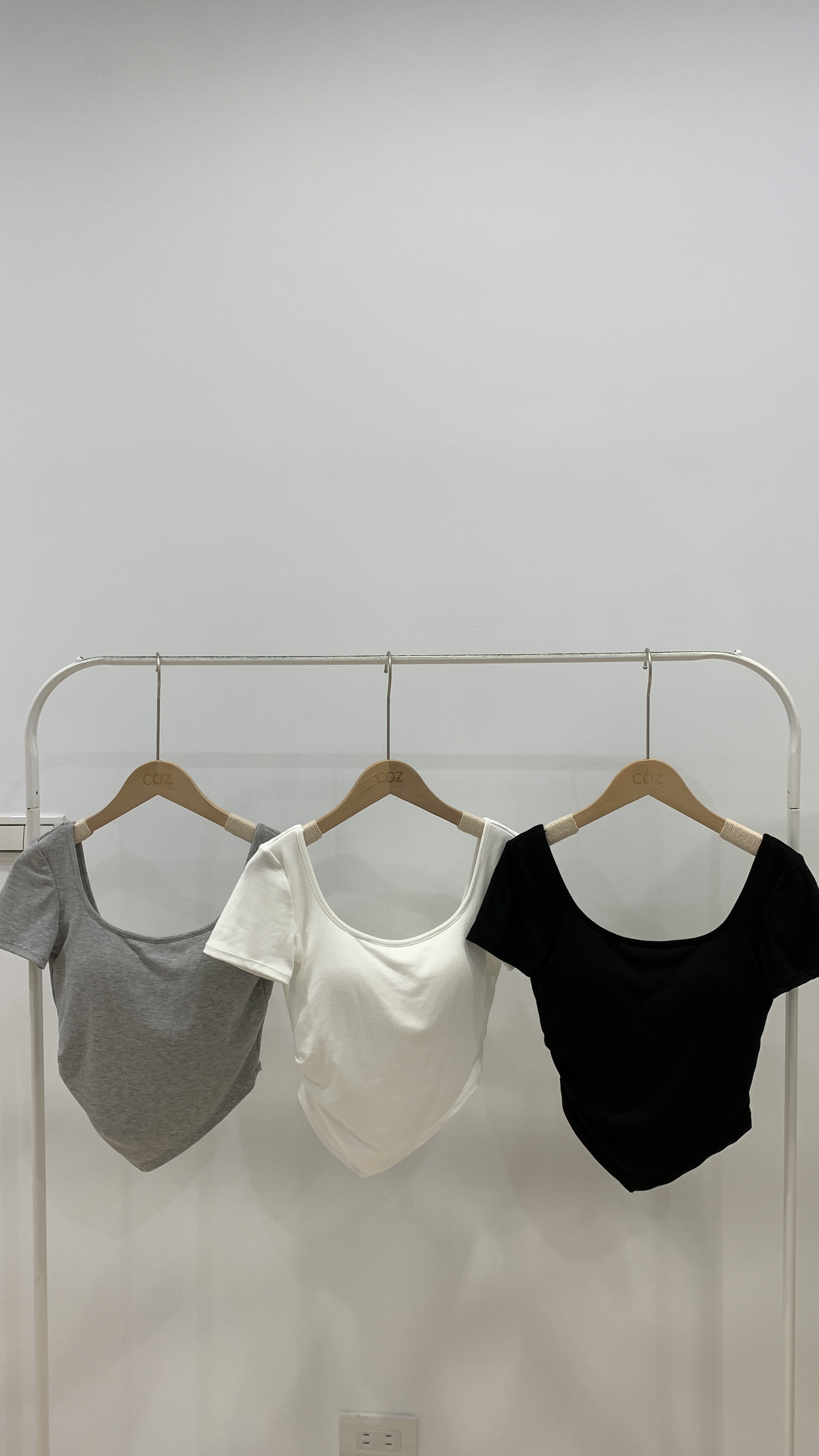 轉身一焦點！小辣的後U美背Bra上衣 (固定杯) _X2619