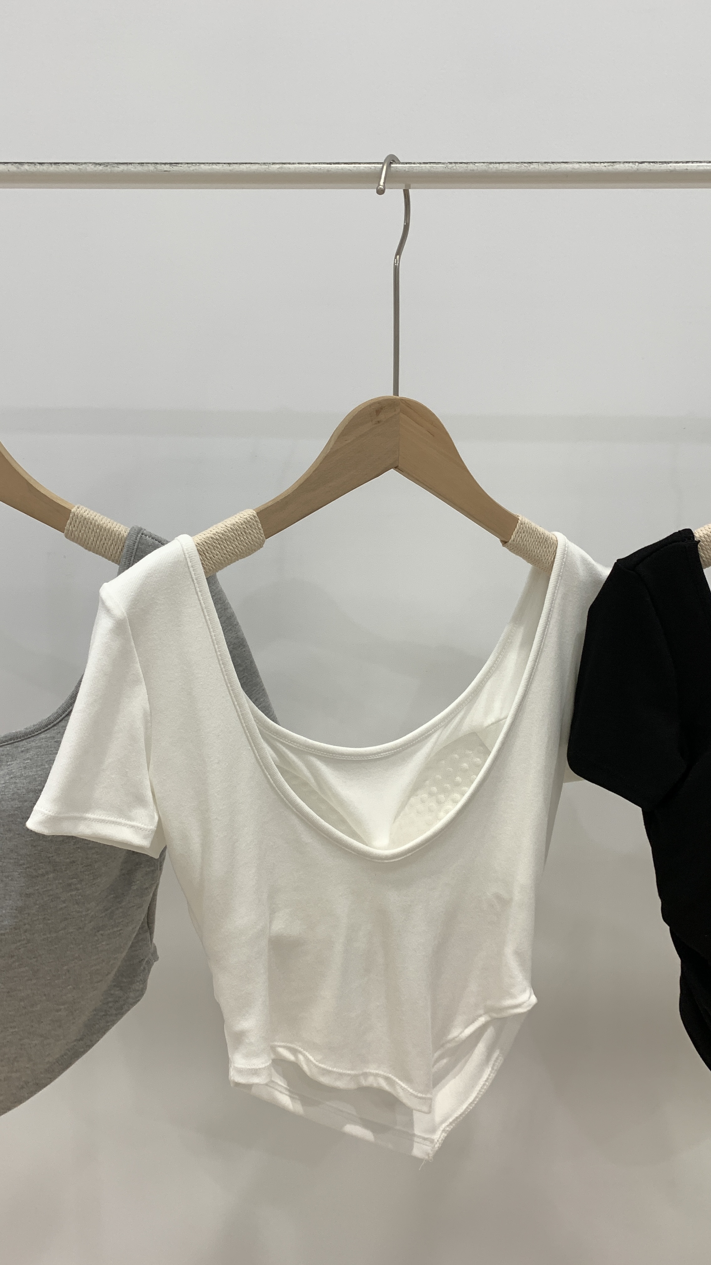 轉身一焦點！小辣的後U美背Bra上衣 (固定杯) _X2619