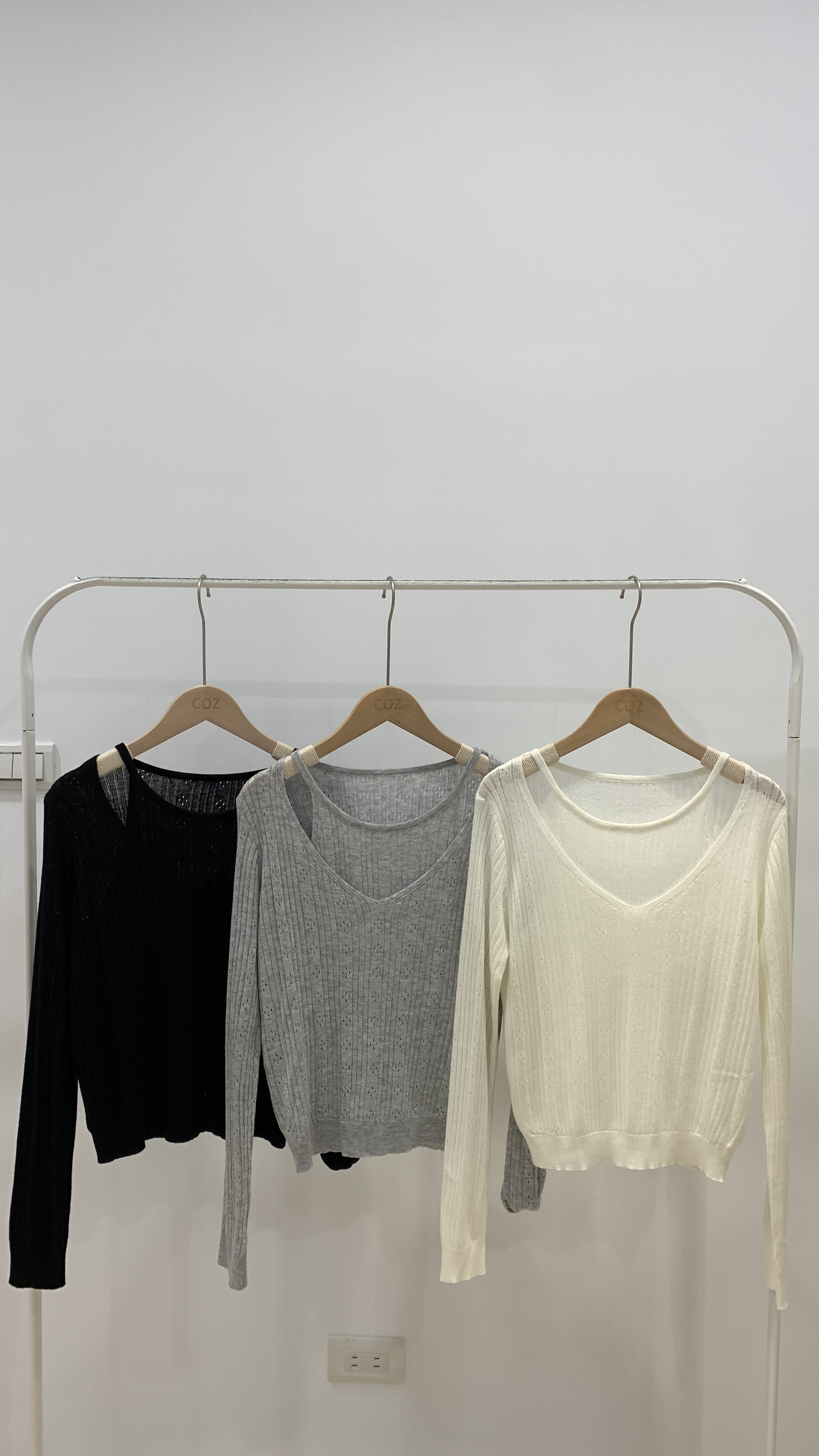 歐膩都有的小露膚假2件針織上衣 _W0120