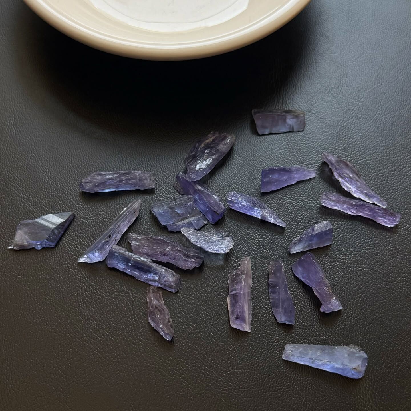 [原石] 坦桑石 原礦