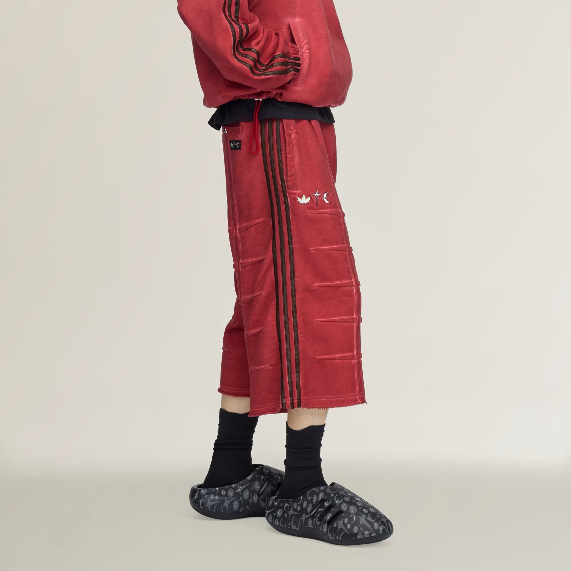 【逢甲 FUZZY】adidas Originals x Thug Club Sweat  Jort  棉質七分褲 紅 KF6911