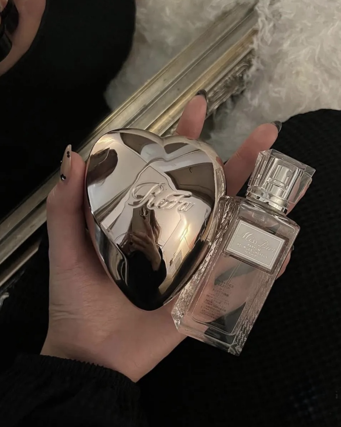 <日本爆紅瀏海梳>ReFa HEART COMB Aira 尖尾梳 愛心梳 防靜電 共6色