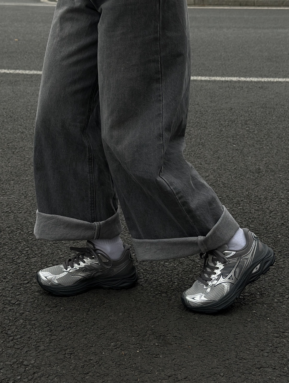 【代購】Mizuno Racer V2 “Grey” 復古機能慢跑鞋