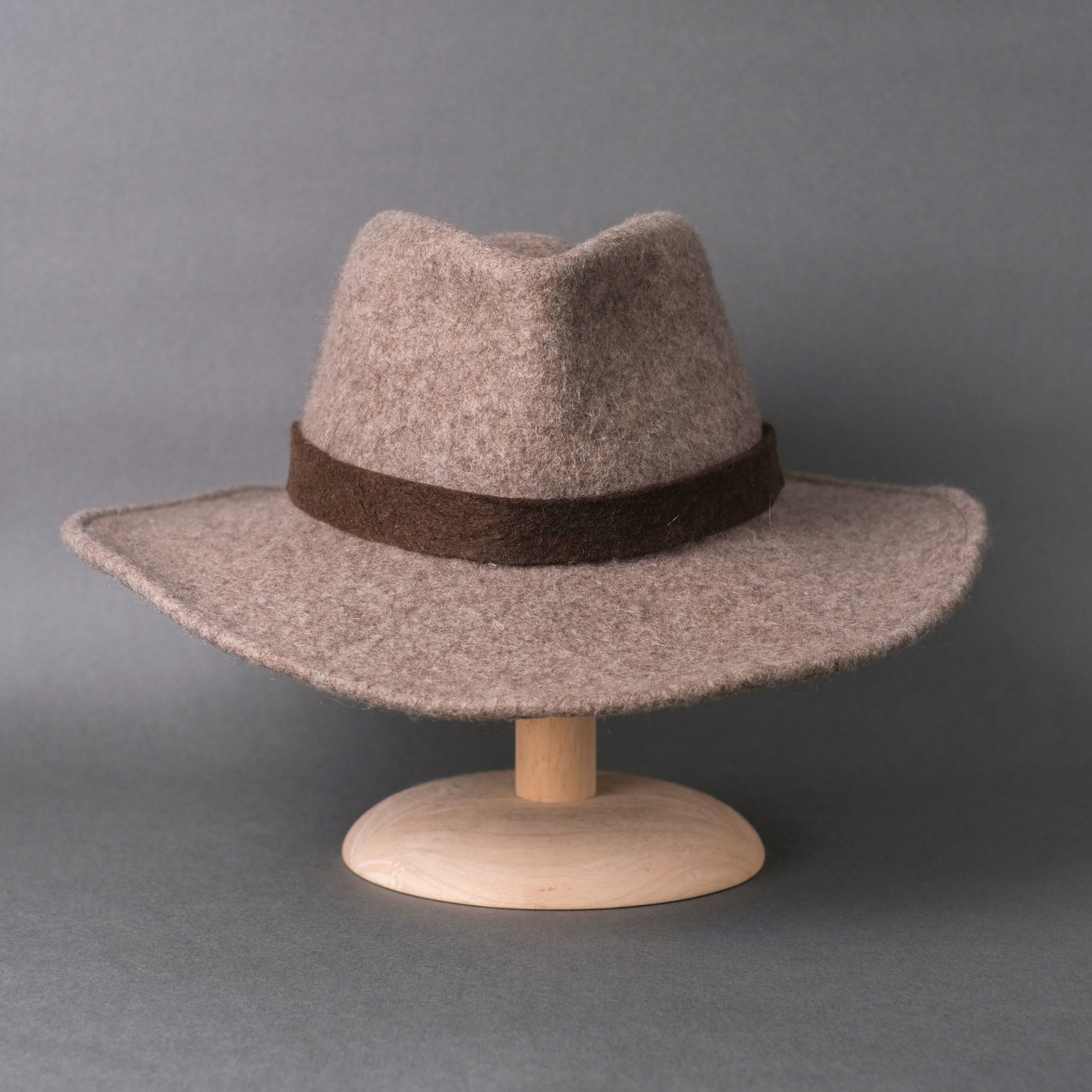 手工毛氈牛仔帽｜犛牛絨－灰色 (XL) 棕帽帶｜中國藏區