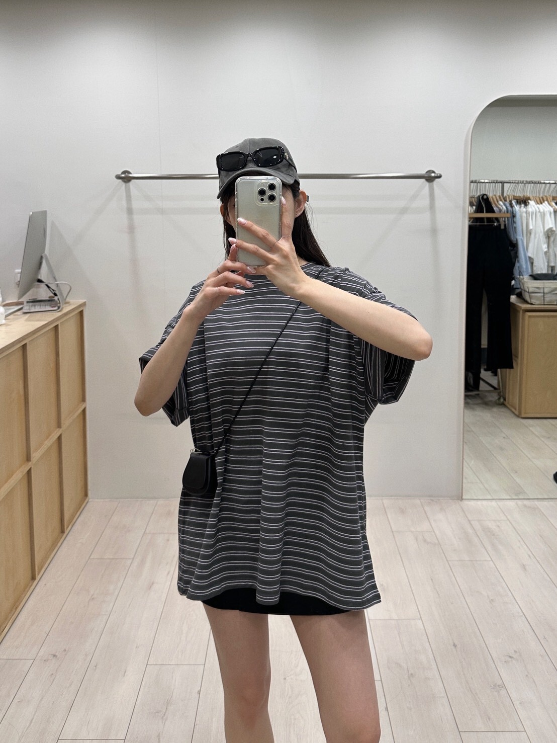 想包色條紋寬鬆短袖大Tee