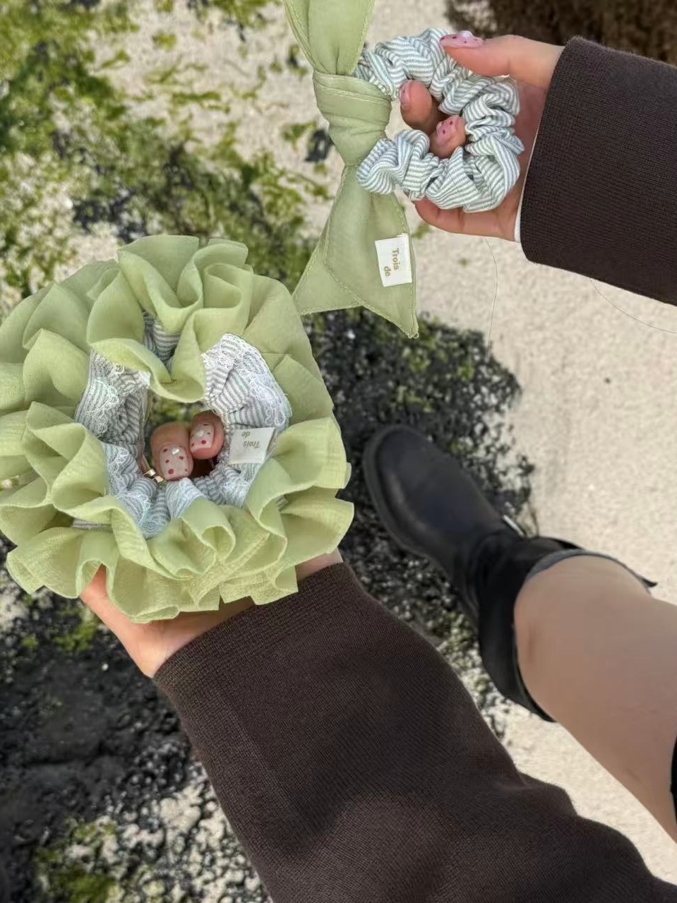 26B301 預告夏日 蘋果綠蕾絲條紋髮圈